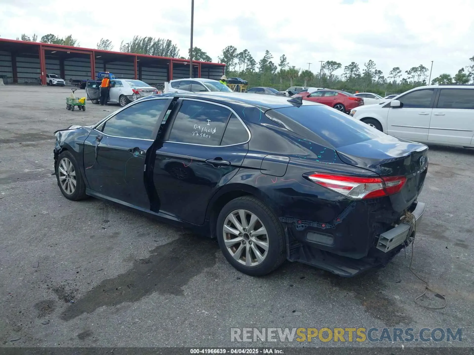 3 fotografías del automóvil dañado 4T1C11AK1LU986972 TOYOTA CAMRY 2020