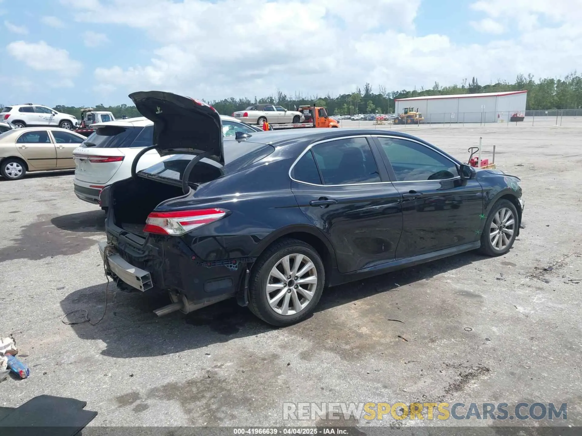 4 fotografías del automóvil dañado 4T1C11AK1LU986972 TOYOTA CAMRY 2020