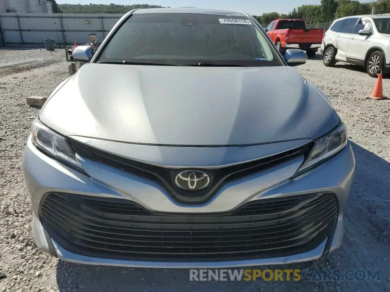 5 fotografías del automóvil dañado 4T1C11AK2LU330313 TOYOTA CAMRY 2020