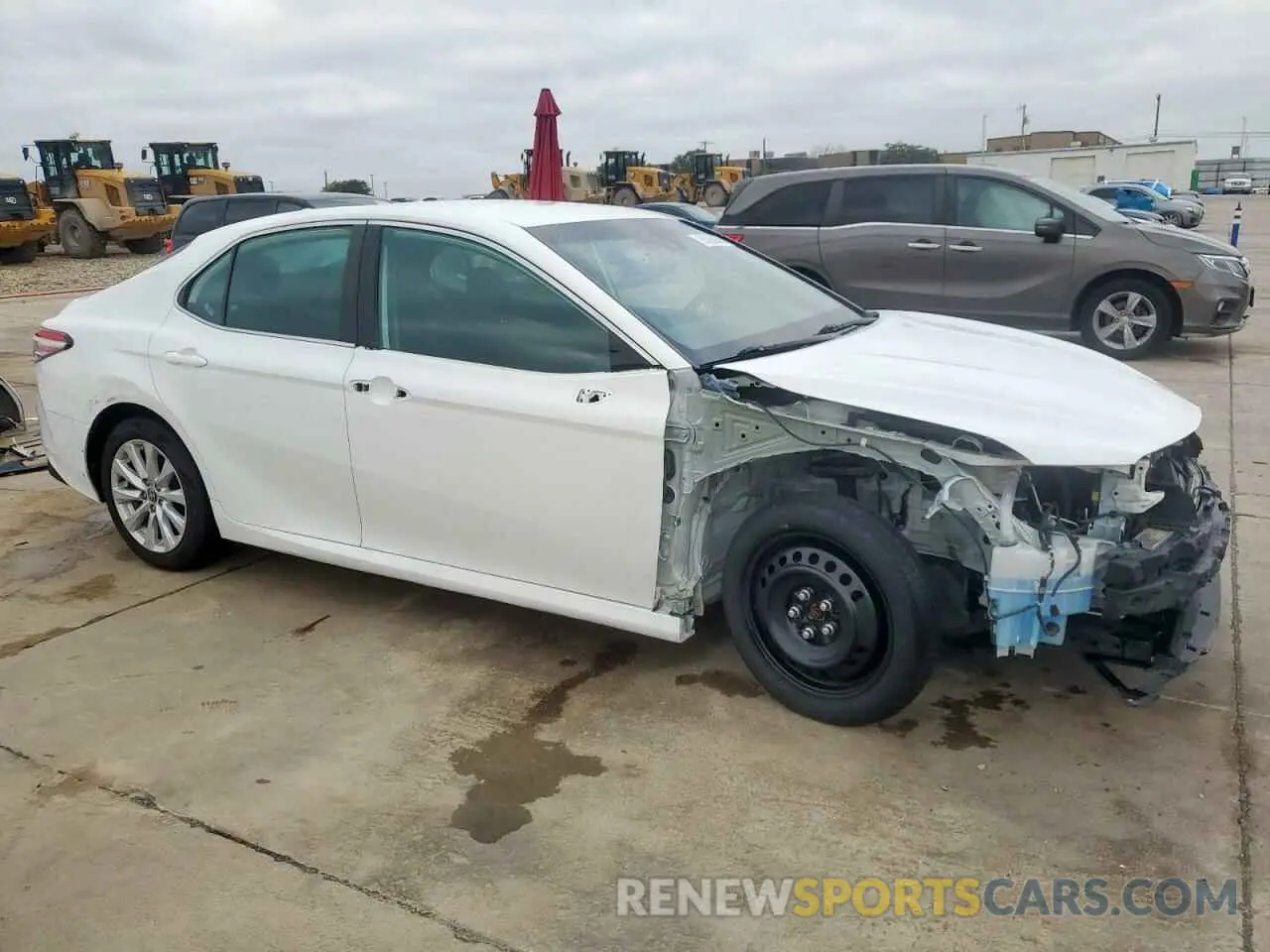 4 fotografías del automóvil dañado 4T1C11AK2LU361030 TOYOTA CAMRY 2020
