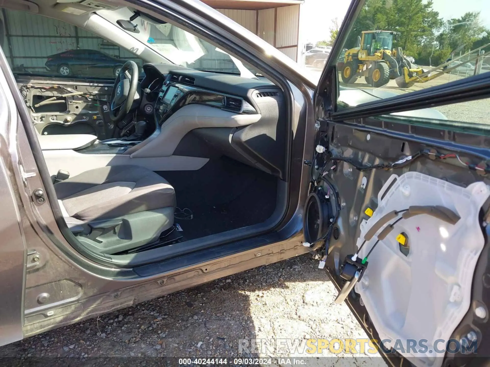 5 fotografías del automóvil dañado 4T1C11AK2LU366471 TOYOTA CAMRY 2020