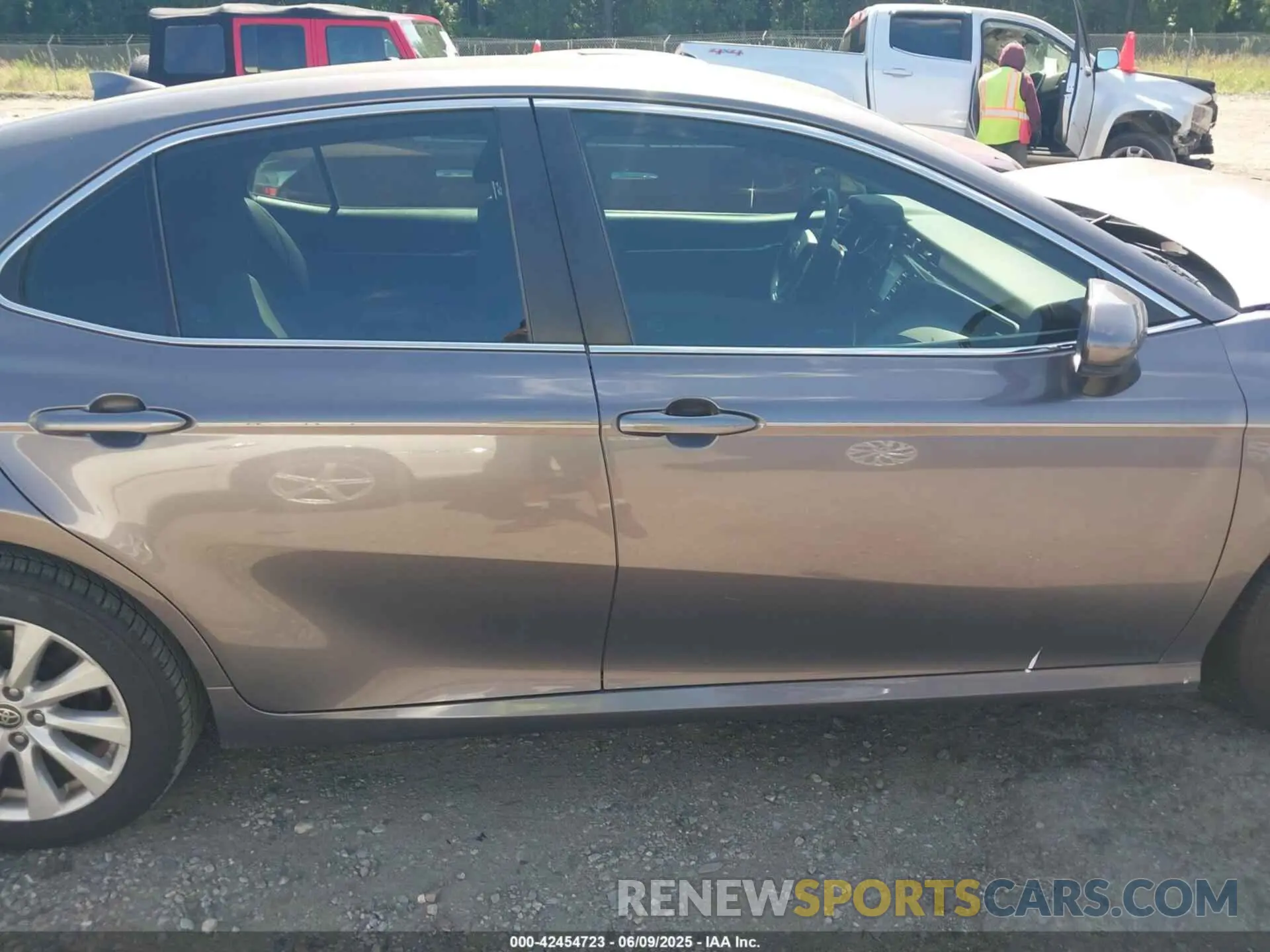 13 fotografías del automóvil dañado 4T1C11AK2LU367054 TOYOTA CAMRY 2020