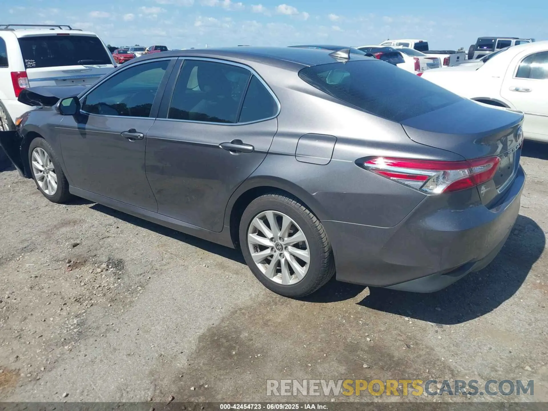 3 fotografías del automóvil dañado 4T1C11AK2LU367054 TOYOTA CAMRY 2020