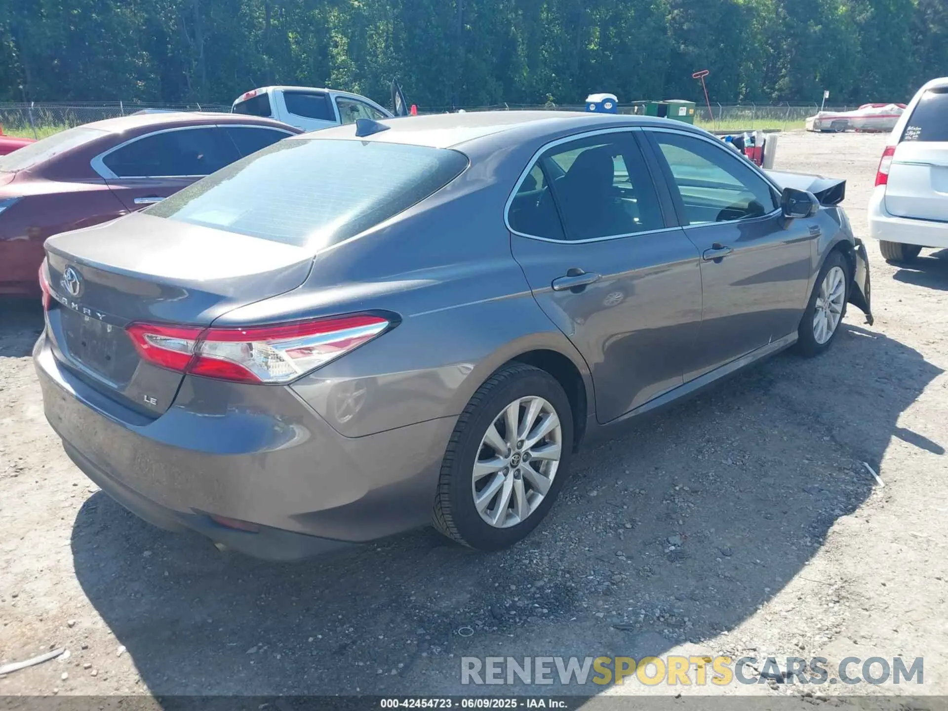 4 fotografías del automóvil dañado 4T1C11AK2LU367054 TOYOTA CAMRY 2020