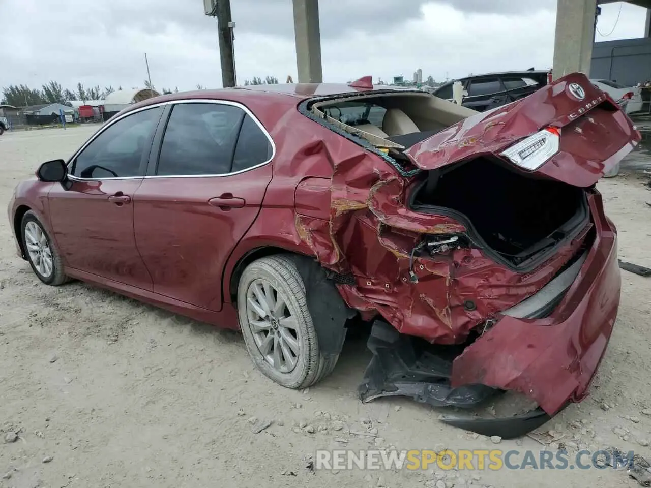 2 fotografías del automóvil dañado 4T1C11AK2LU387112 TOYOTA CAMRY 2020