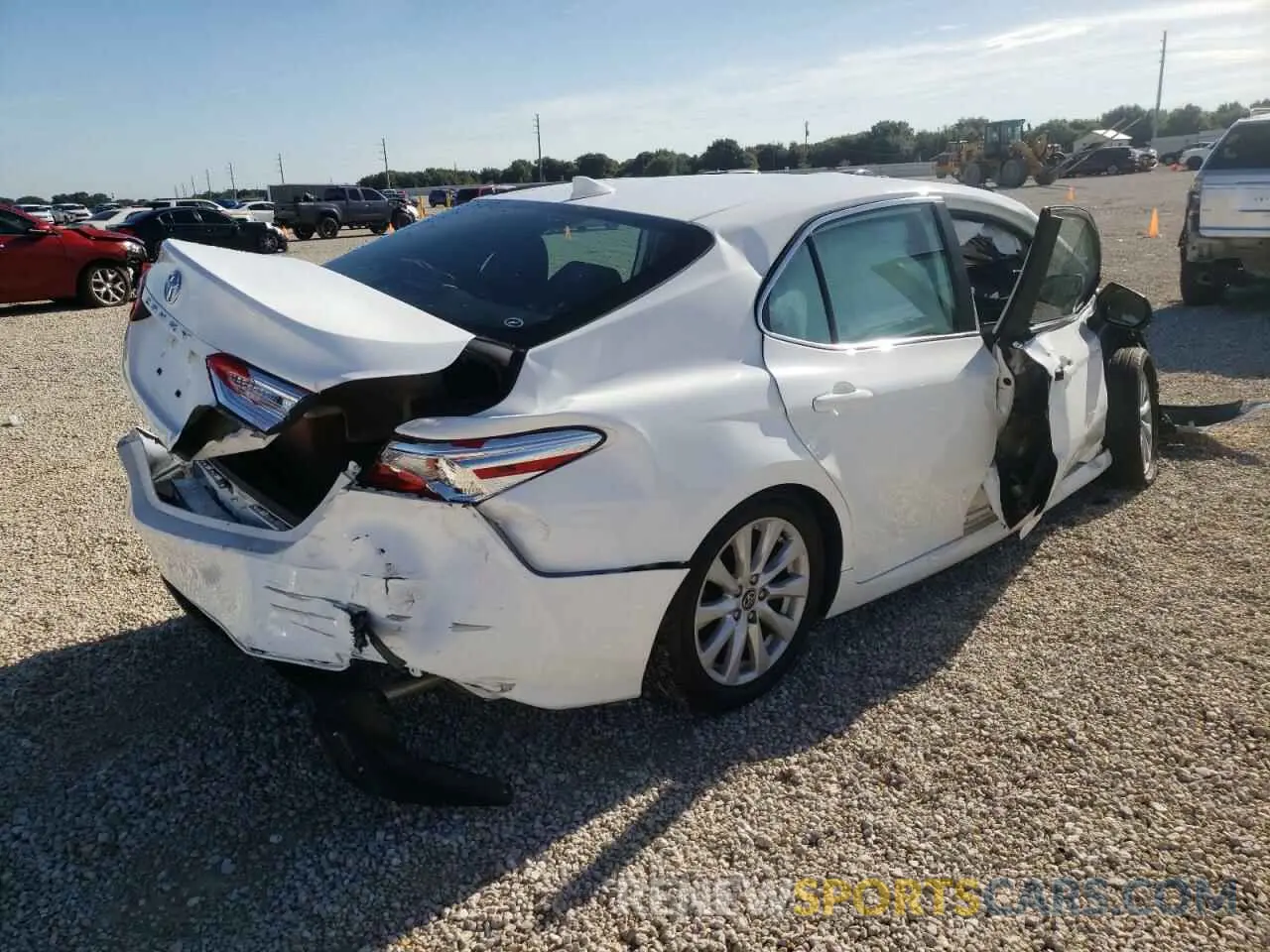 4 fotografías del automóvil dañado 4T1C11AK2LU874228 TOYOTA CAMRY 2020