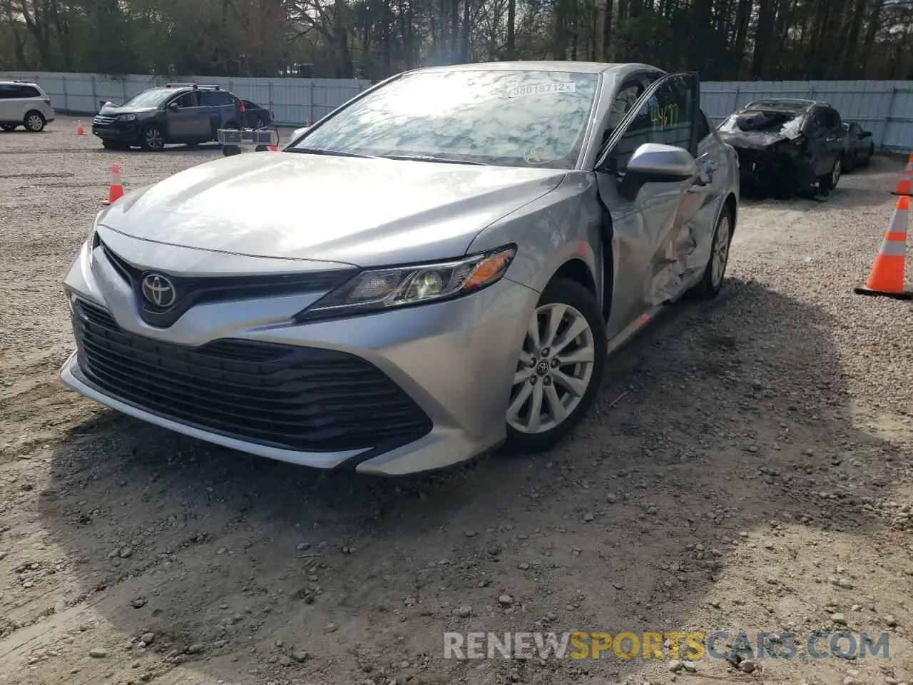 2 fotografías del automóvil dañado 4T1C11AK2LU896150 TOYOTA CAMRY 2020
