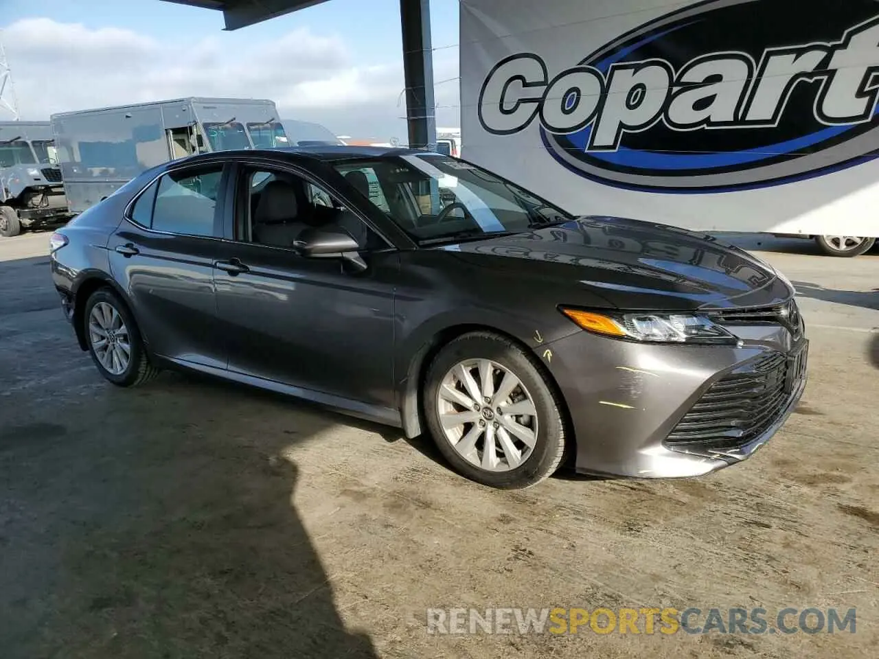 4 fotografías del automóvil dañado 4T1C11AK2LU924691 TOYOTA CAMRY 2020
