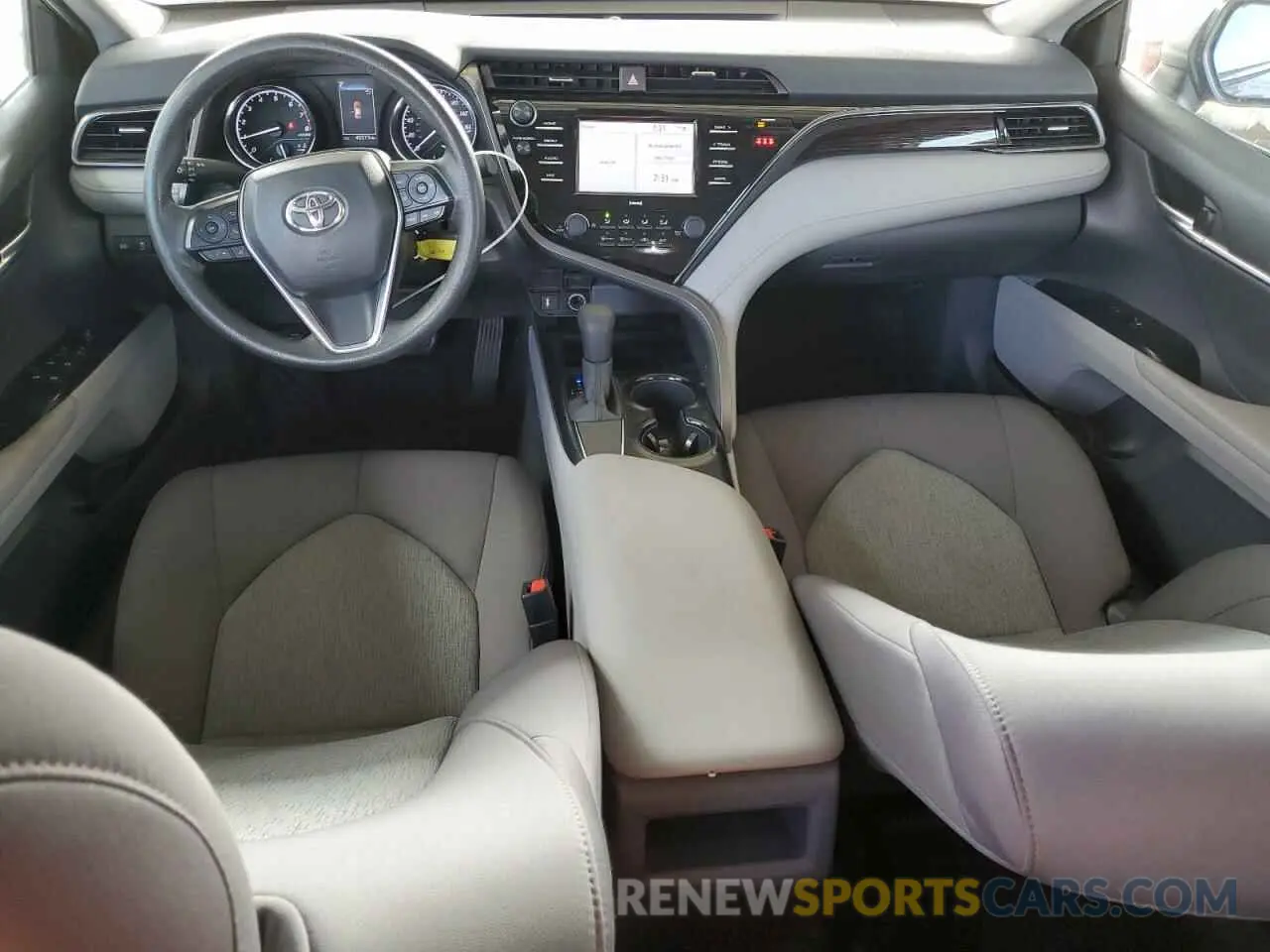 8 fotografías del automóvil dañado 4T1C11AK2LU924691 TOYOTA CAMRY 2020