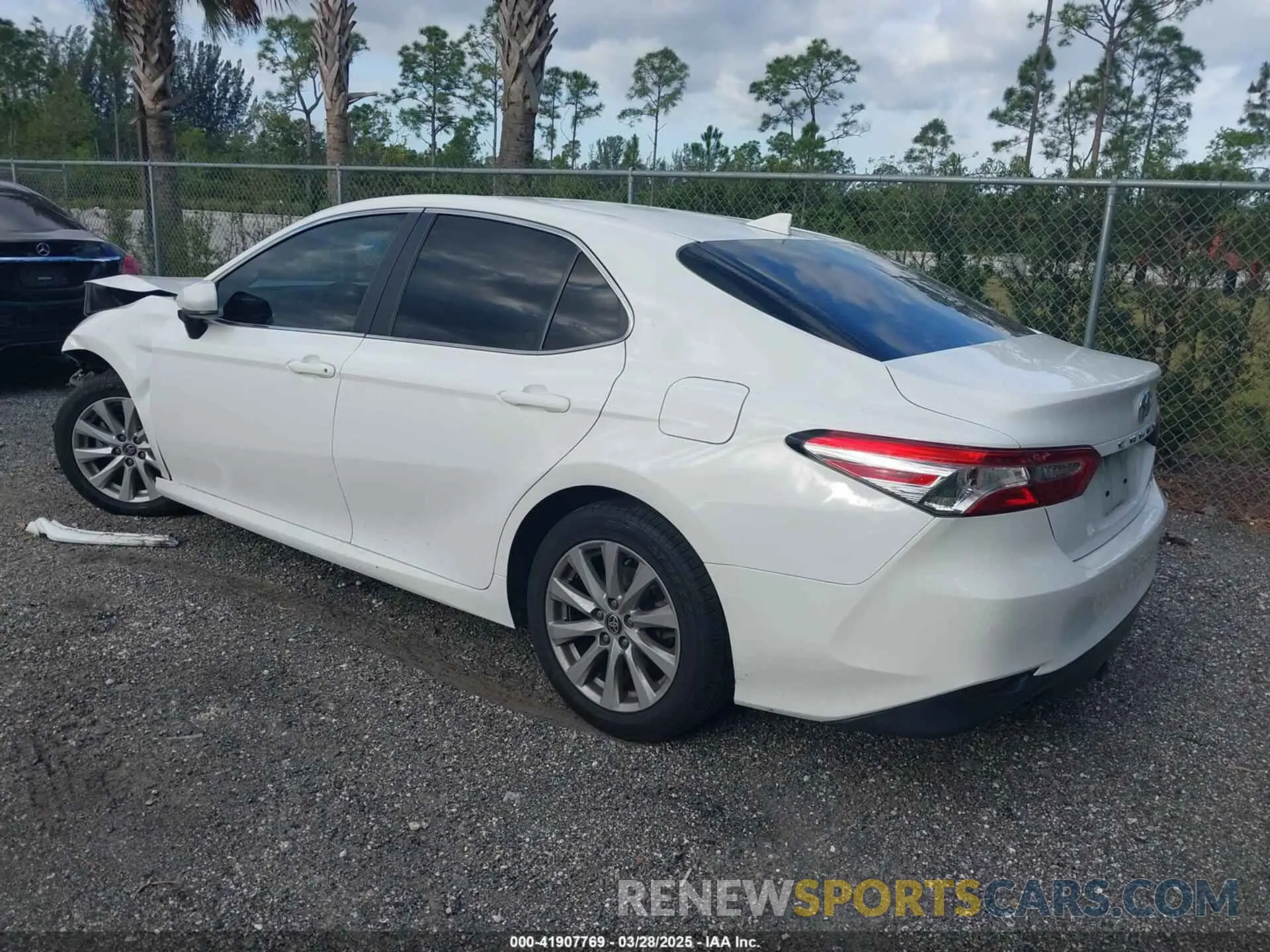 3 fotografías del automóvil dañado 4T1C11AK2LU950854 TOYOTA CAMRY 2020