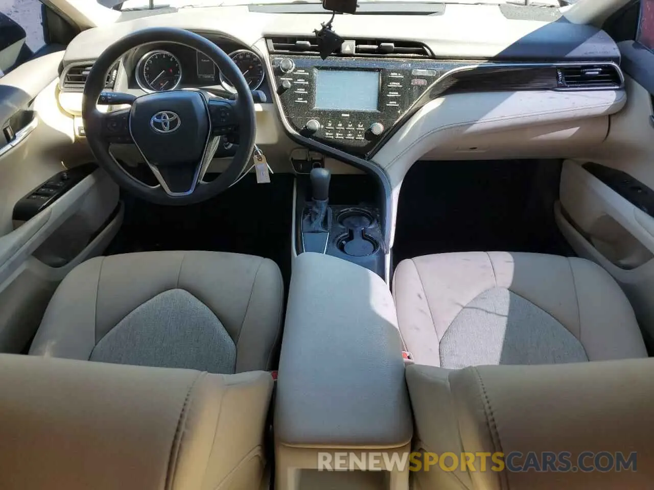 8 fotografías del automóvil dañado 4T1C11AK2LU967833 TOYOTA CAMRY 2020