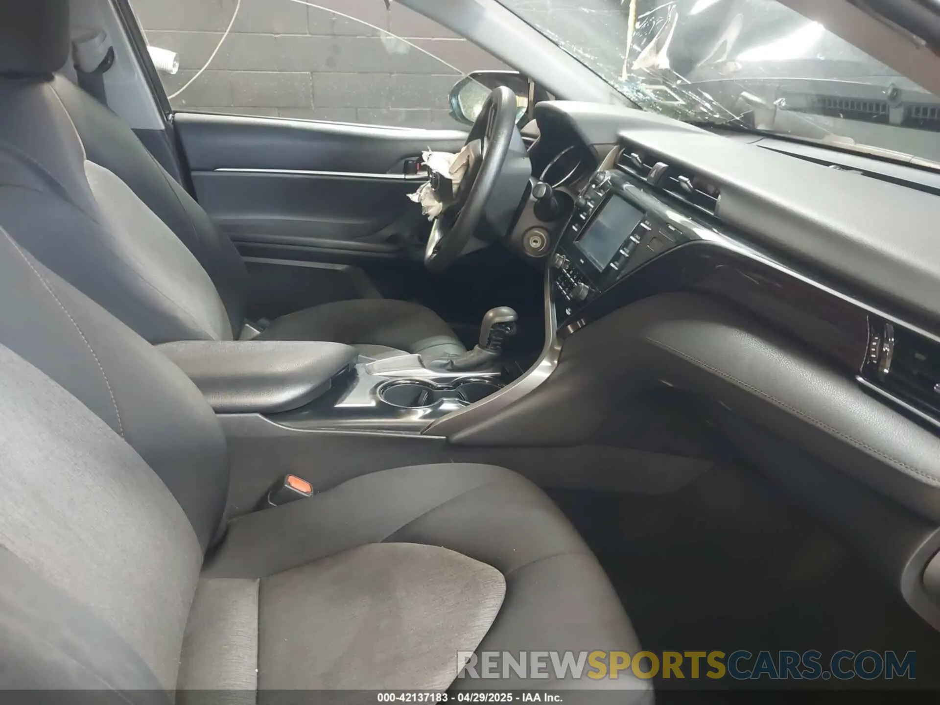 5 fotografías del automóvil dañado 4T1C11AK2LU970425 TOYOTA CAMRY 2020