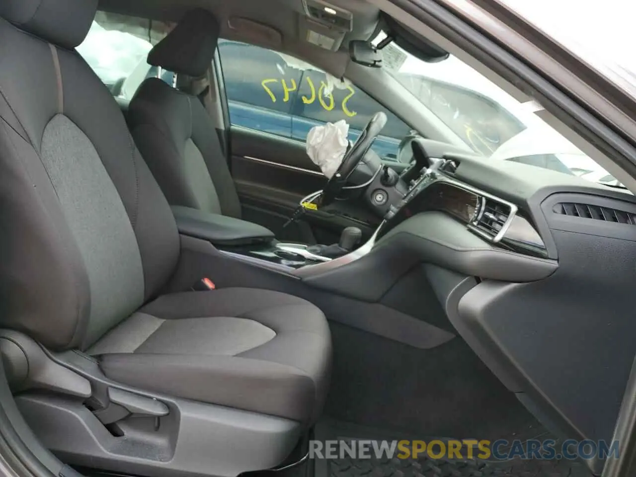 5 fotografías del automóvil dañado 4T1C11AK2LU980310 TOYOTA CAMRY 2020