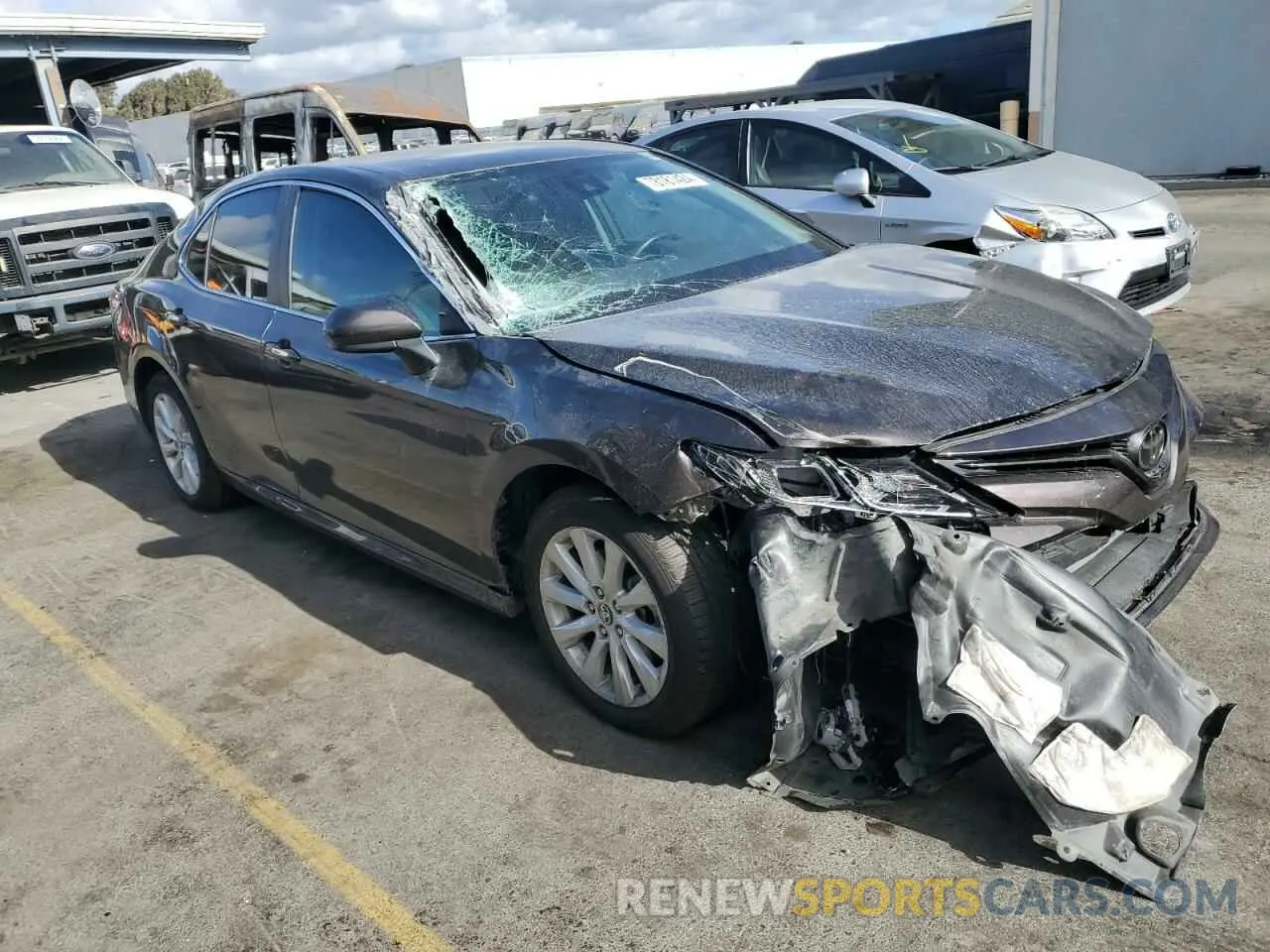 4 fotografías del automóvil dañado 4T1C11AK3LU317067 TOYOTA CAMRY 2020