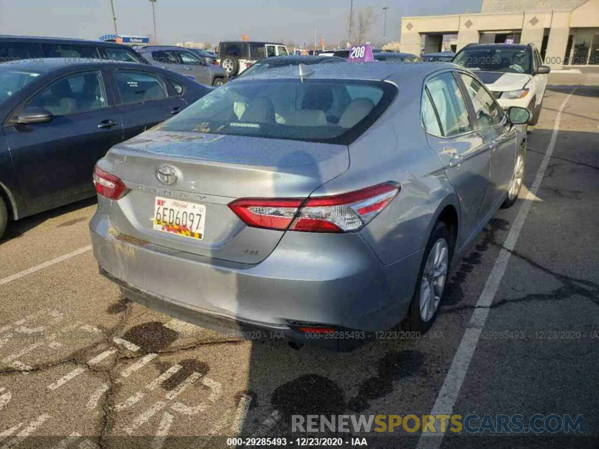 17 fotografías del automóvil dañado 4T1C11AK3LU359089 TOYOTA CAMRY 2020