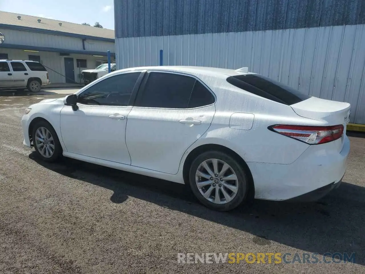 2 fotografías del automóvil dañado 4T1C11AK3LU362025 TOYOTA CAMRY 2020