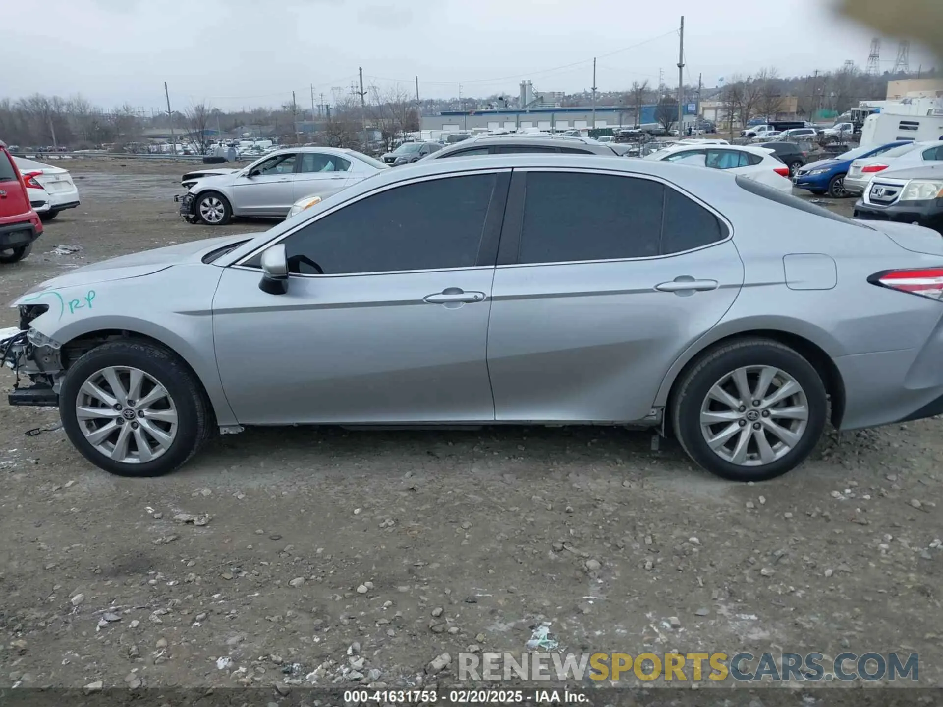 14 fotografías del automóvil dañado 4T1C11AK3LU366401 TOYOTA CAMRY 2020