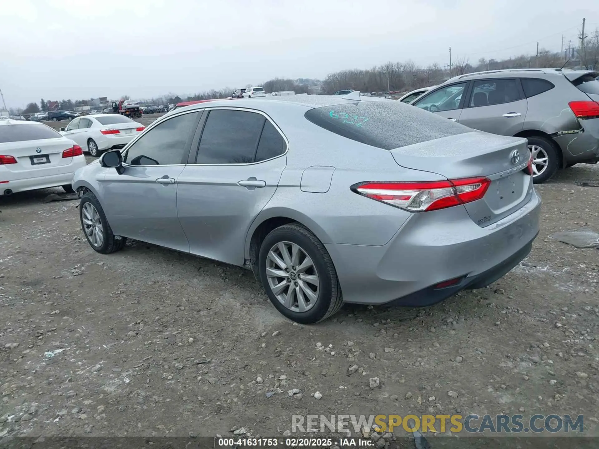 3 fotografías del automóvil dañado 4T1C11AK3LU366401 TOYOTA CAMRY 2020