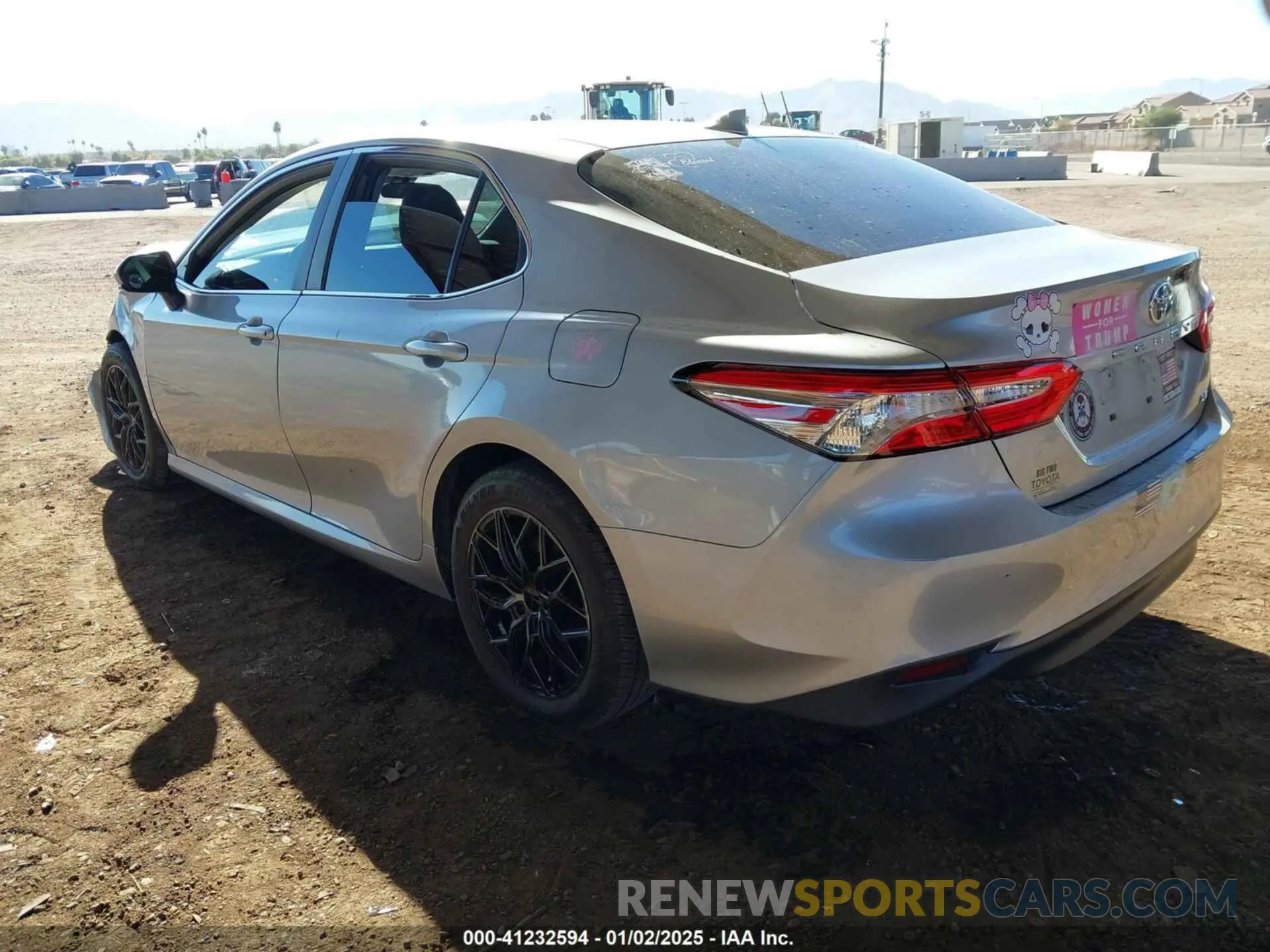 3 fotografías del automóvil dañado 4T1C11AK3LU382310 TOYOTA CAMRY 2020