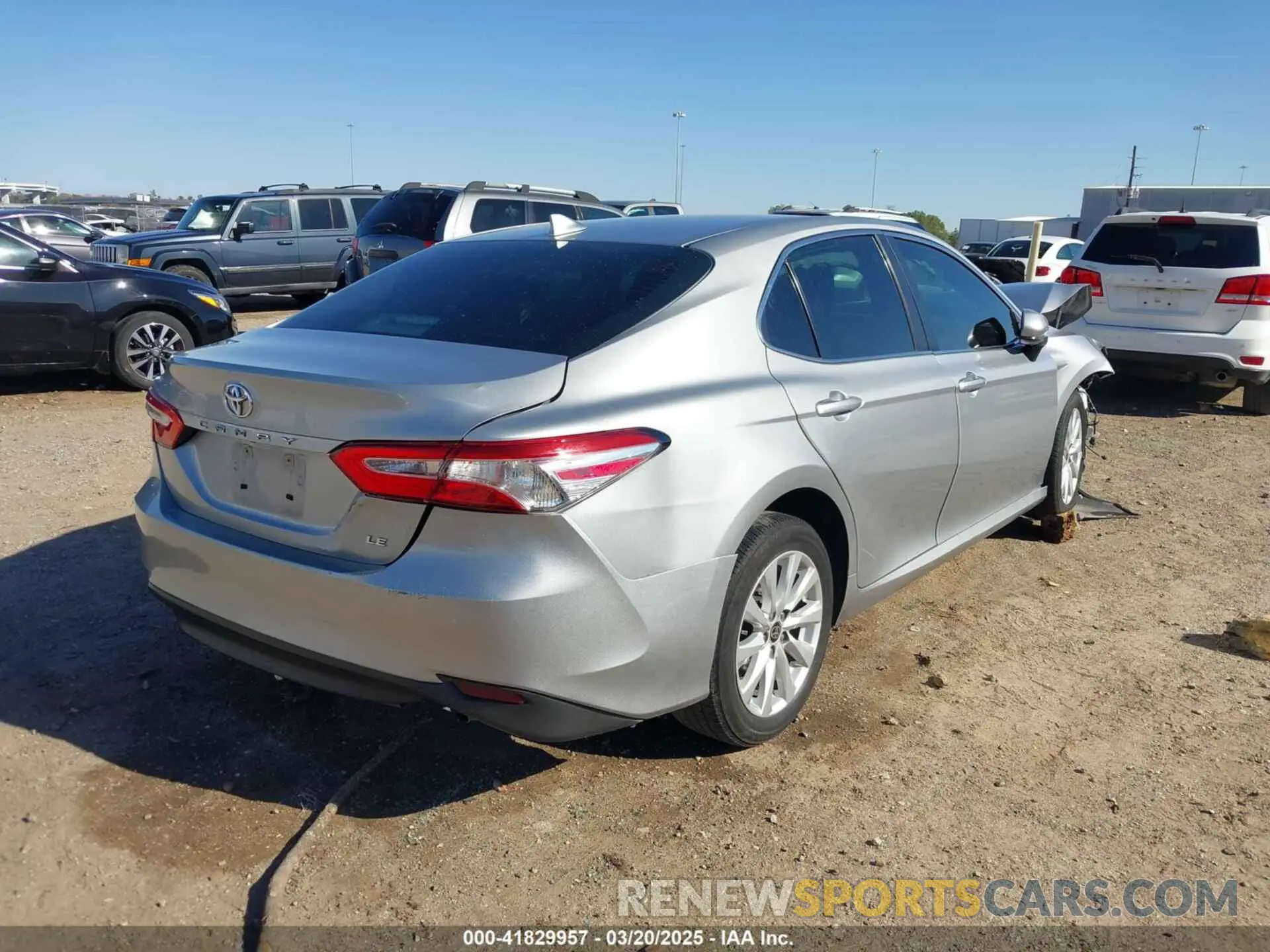 4 fotografías del automóvil dañado 4T1C11AK3LU397079 TOYOTA CAMRY 2020