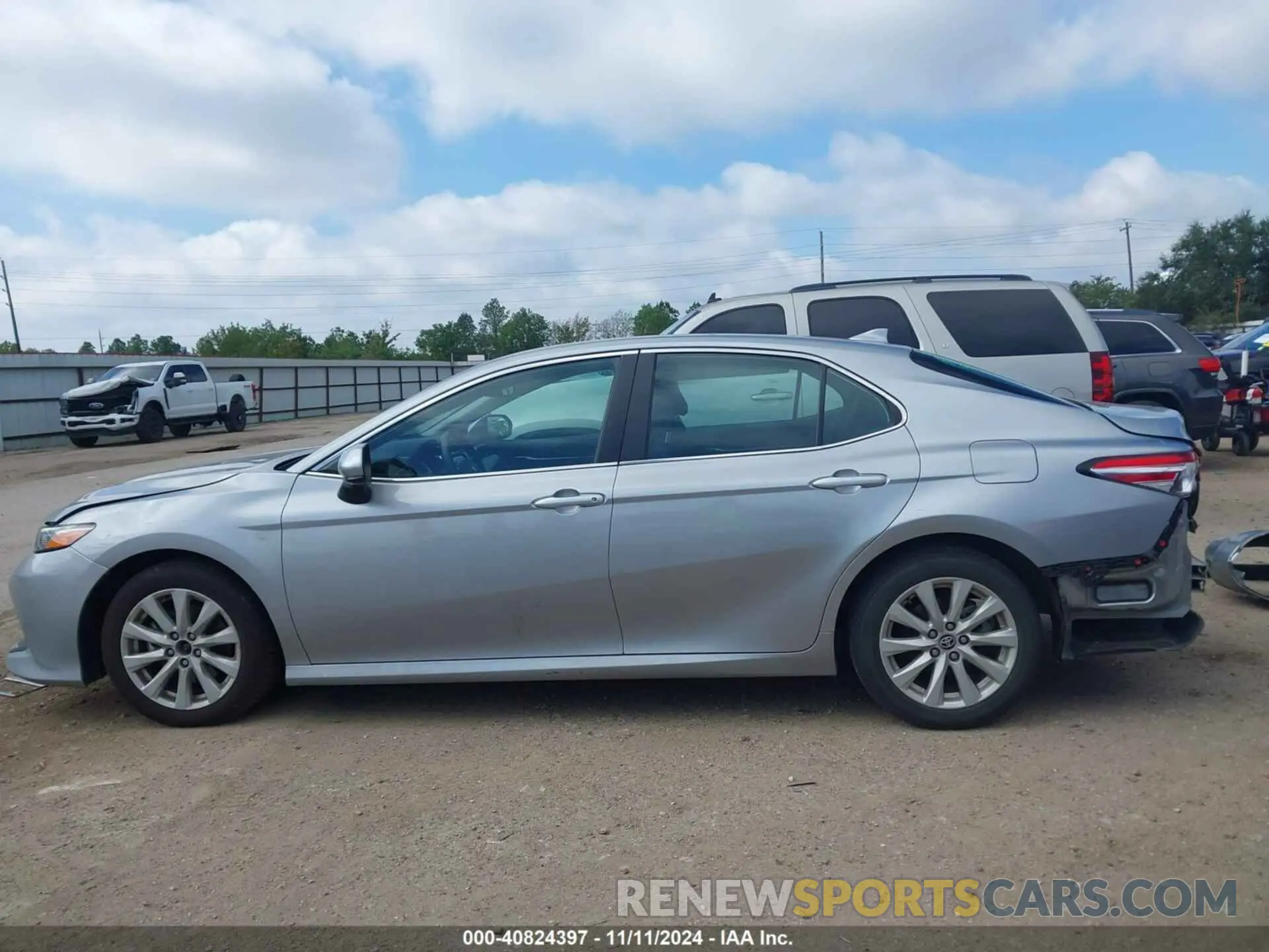 15 fotografías del automóvil dañado 4T1C11AK3LU508231 TOYOTA CAMRY 2020