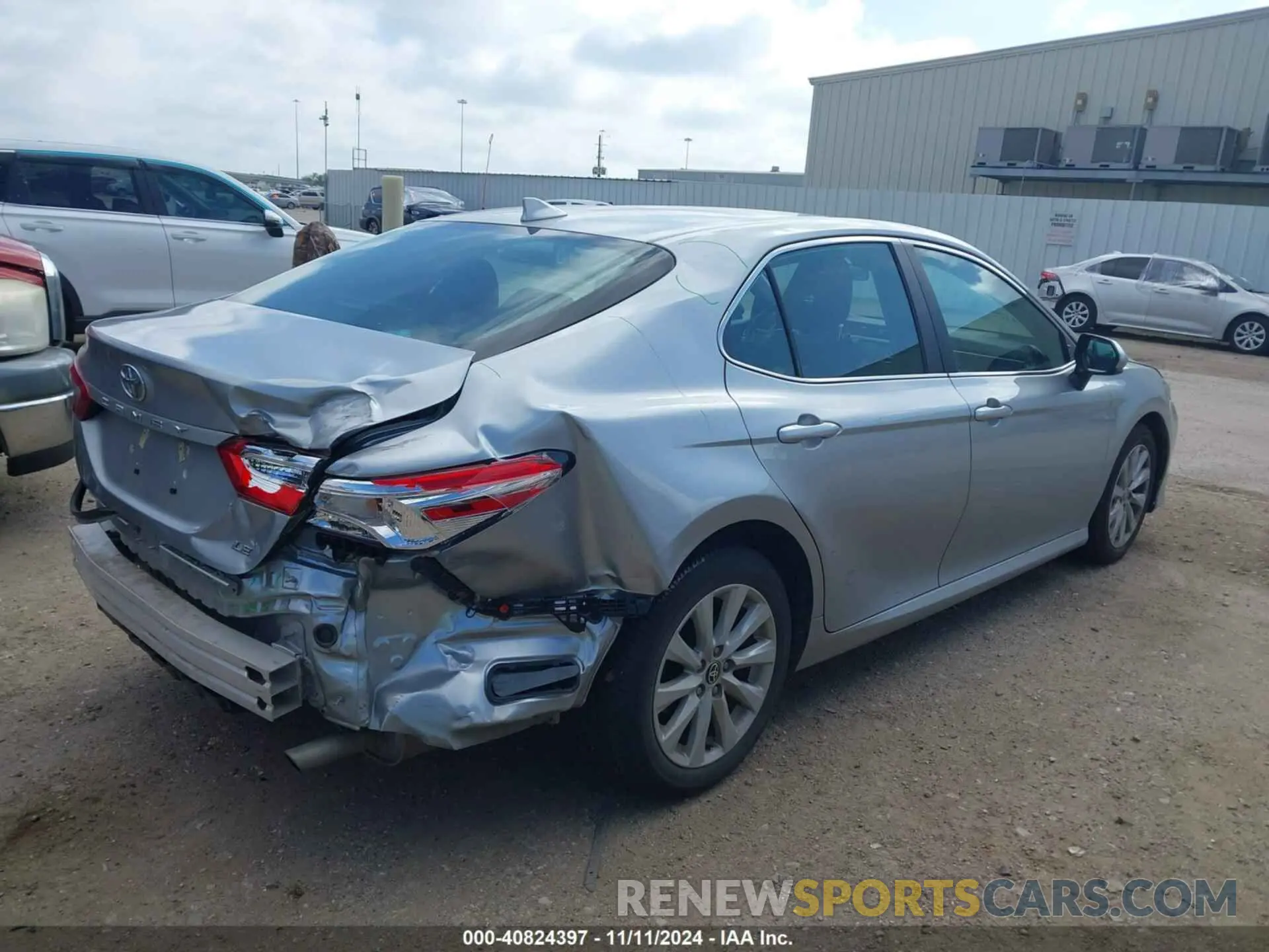 4 fotografías del automóvil dañado 4T1C11AK3LU508231 TOYOTA CAMRY 2020