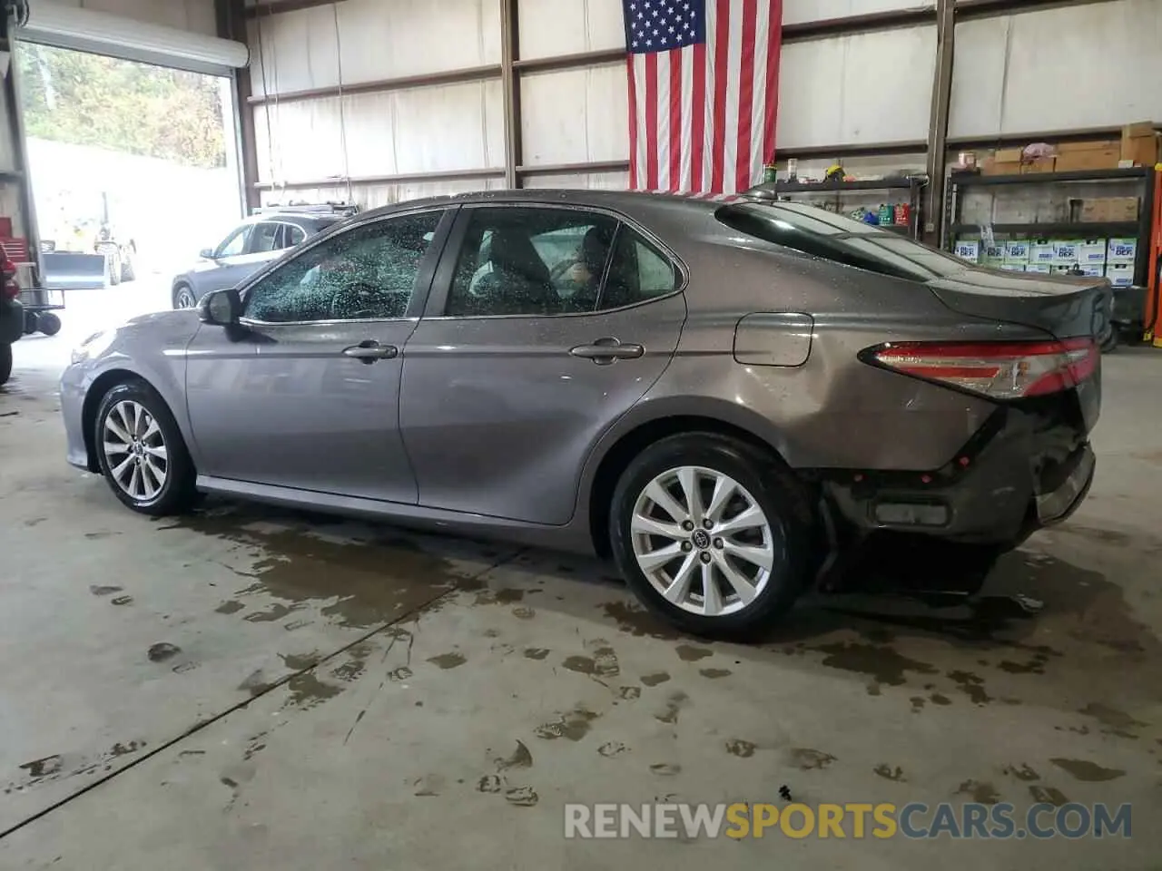 2 fotografías del automóvil dañado 4T1C11AK3LU864775 TOYOTA CAMRY 2020