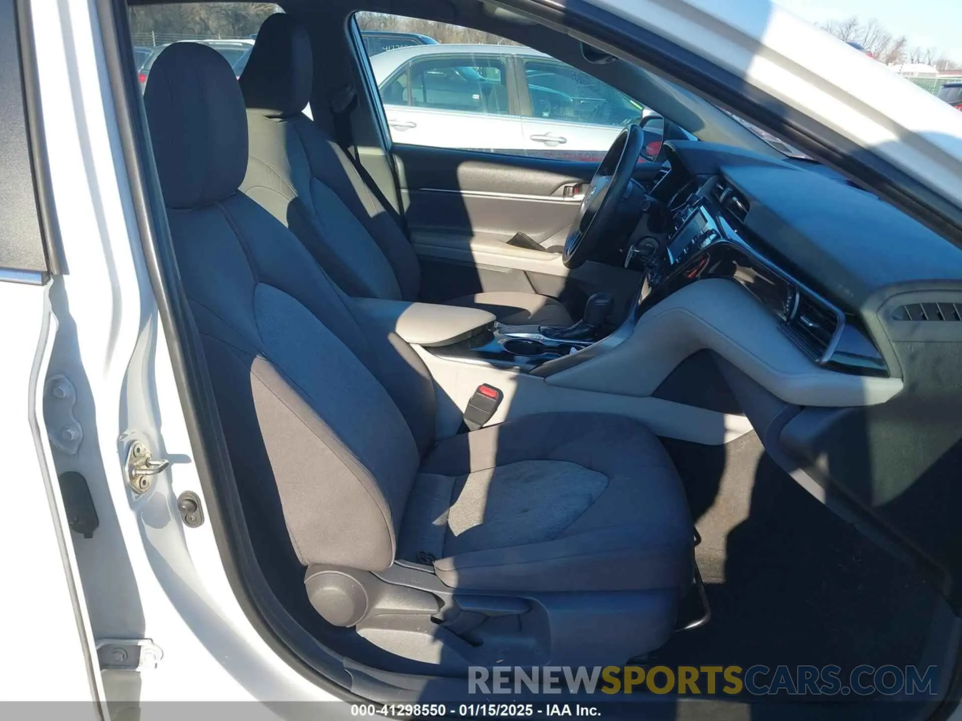5 fotografías del automóvil dañado 4T1C11AK3LU867997 TOYOTA CAMRY 2020
