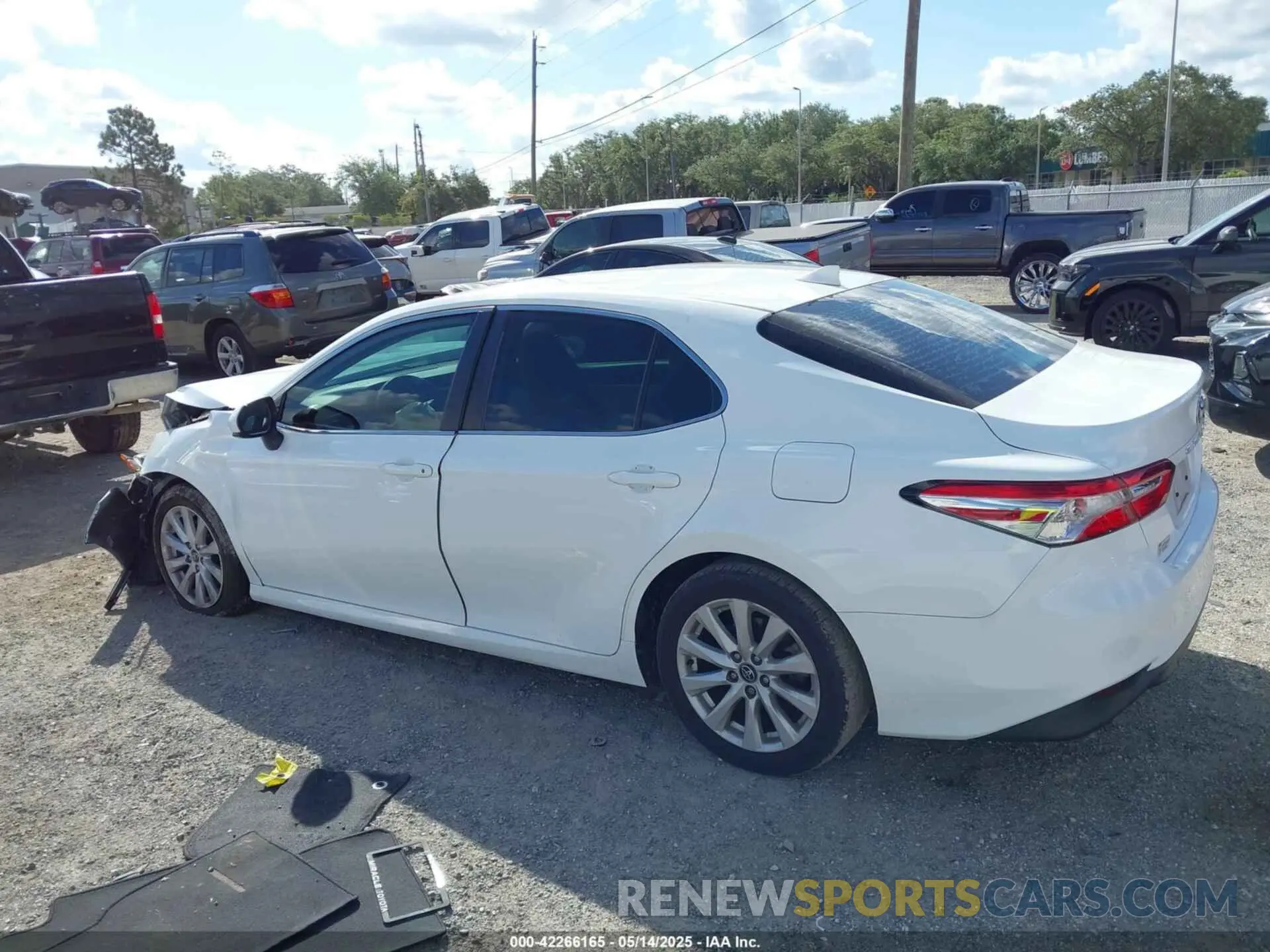 14 fotografías del automóvil dañado 4T1C11AK3LU912842 TOYOTA CAMRY 2020
