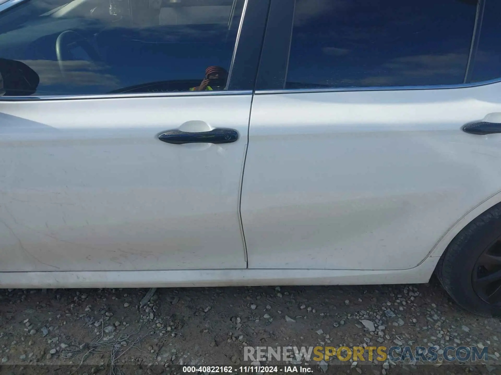 14 fotografías del automóvil dañado 4T1C11AK3LU940849 TOYOTA CAMRY 2020