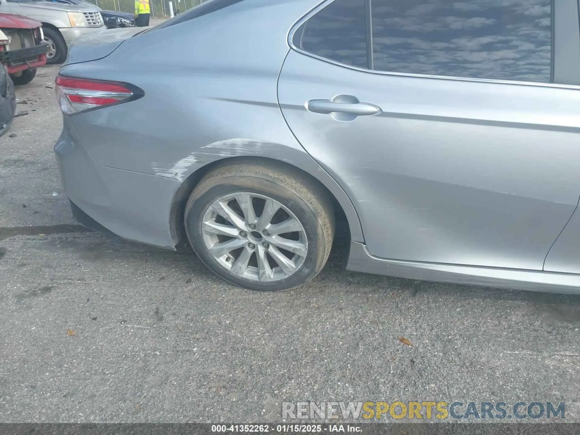 18 fotografías del automóvil dañado 4T1C11AK3LU974368 TOYOTA CAMRY 2020