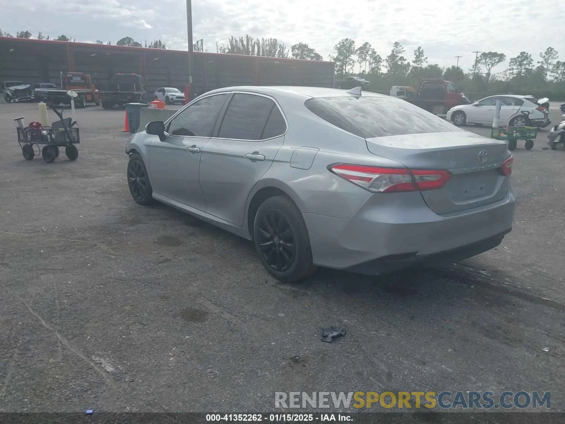 3 fotografías del automóvil dañado 4T1C11AK3LU974368 TOYOTA CAMRY 2020