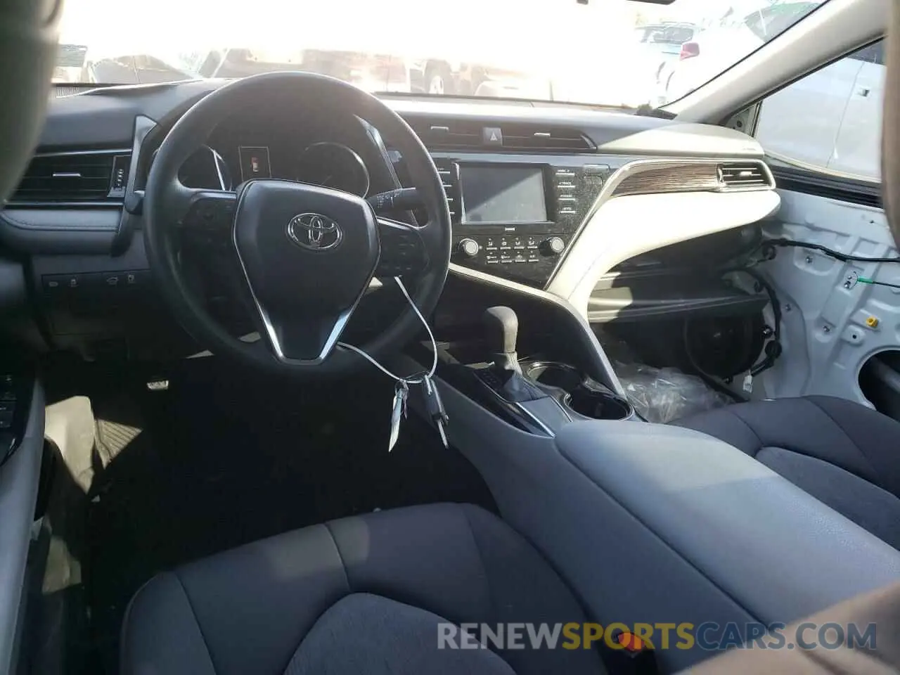 8 fotografías del automóvil dañado 4T1C11AK3LU984320 TOYOTA CAMRY 2020