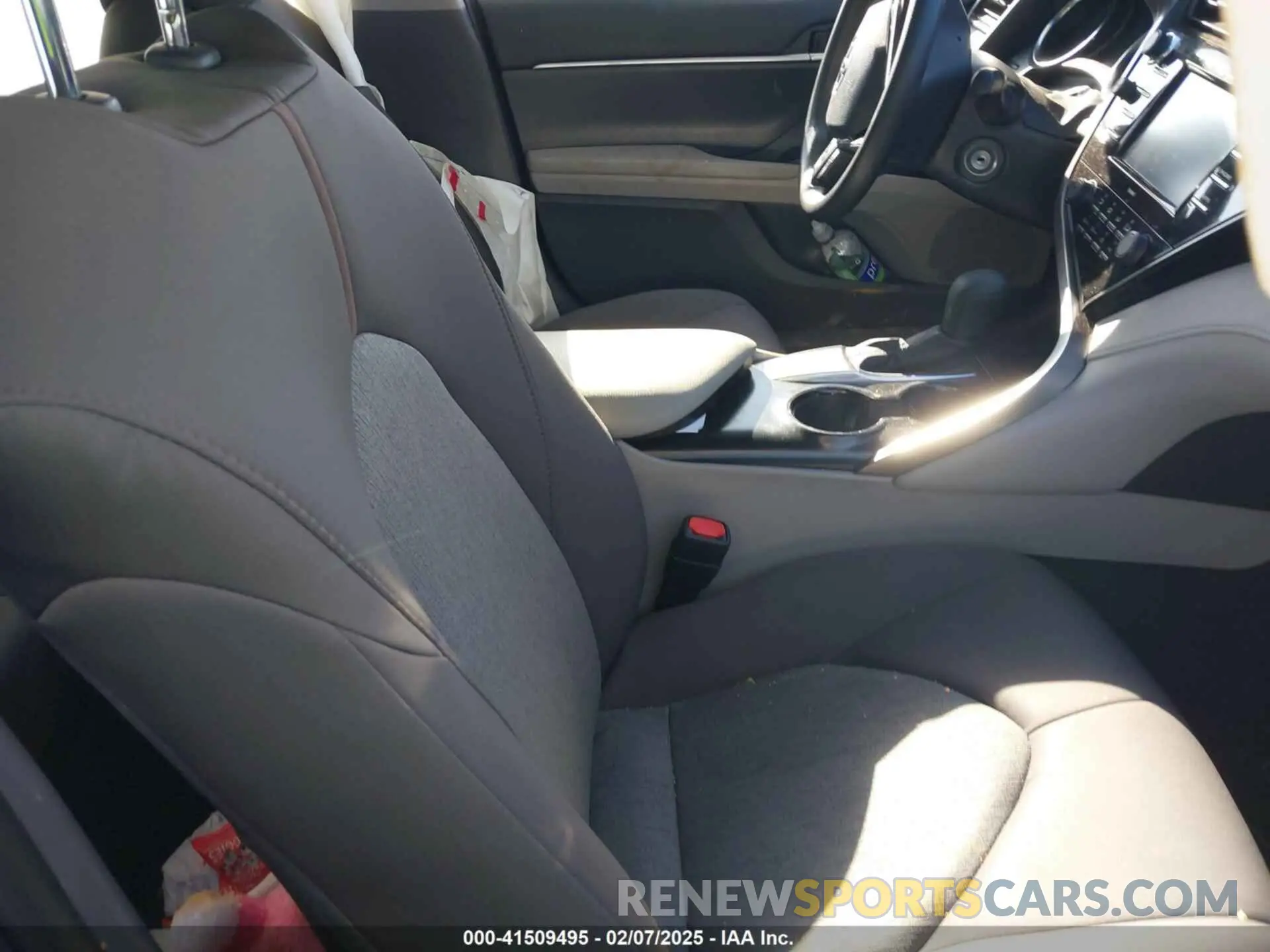 5 fotografías del automóvil dañado 4T1C11AK3LU989632 TOYOTA CAMRY 2020