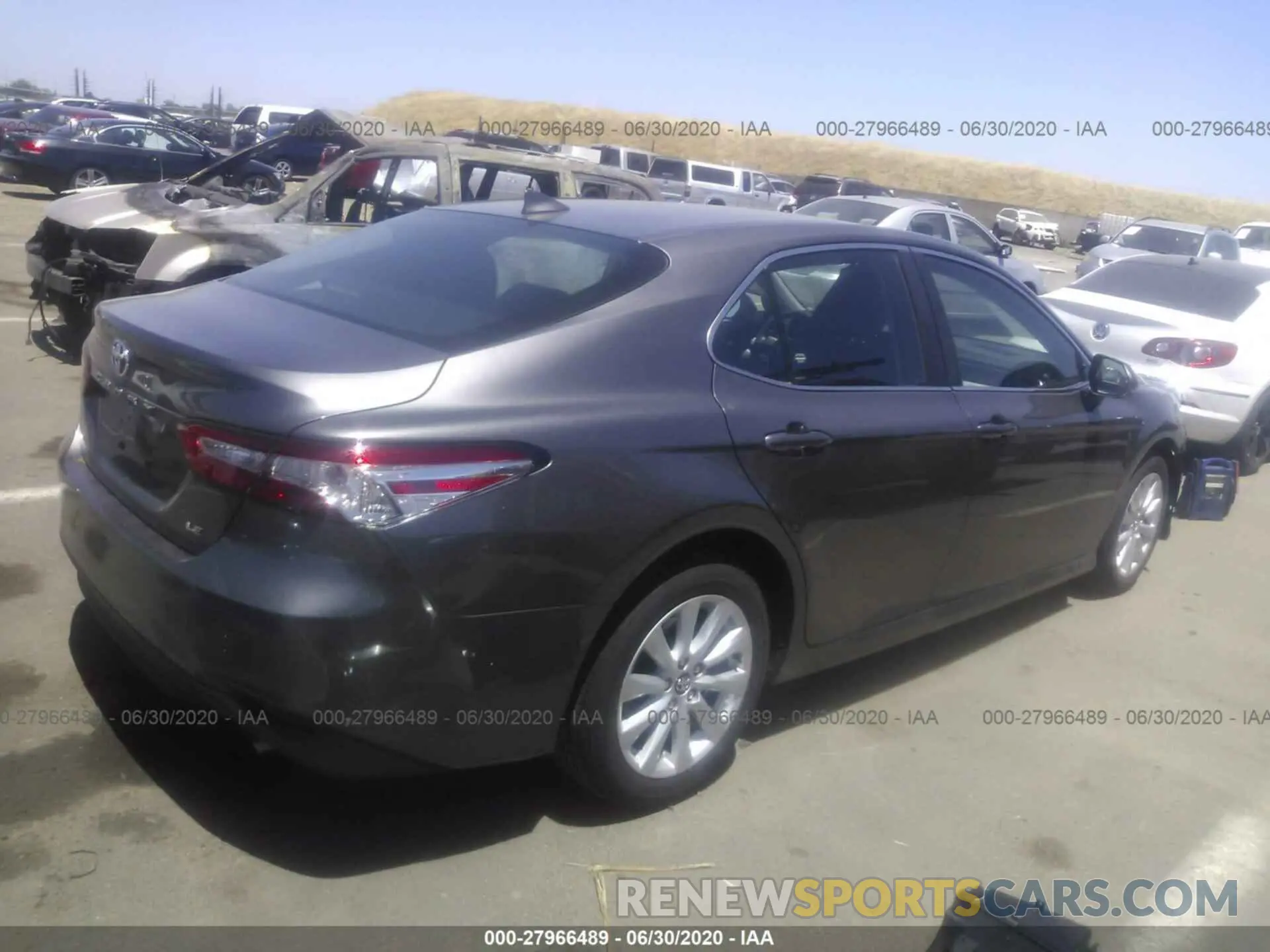 4 fotografías del automóvil dañado 4T1C11AK4LU309110 TOYOTA CAMRY 2020