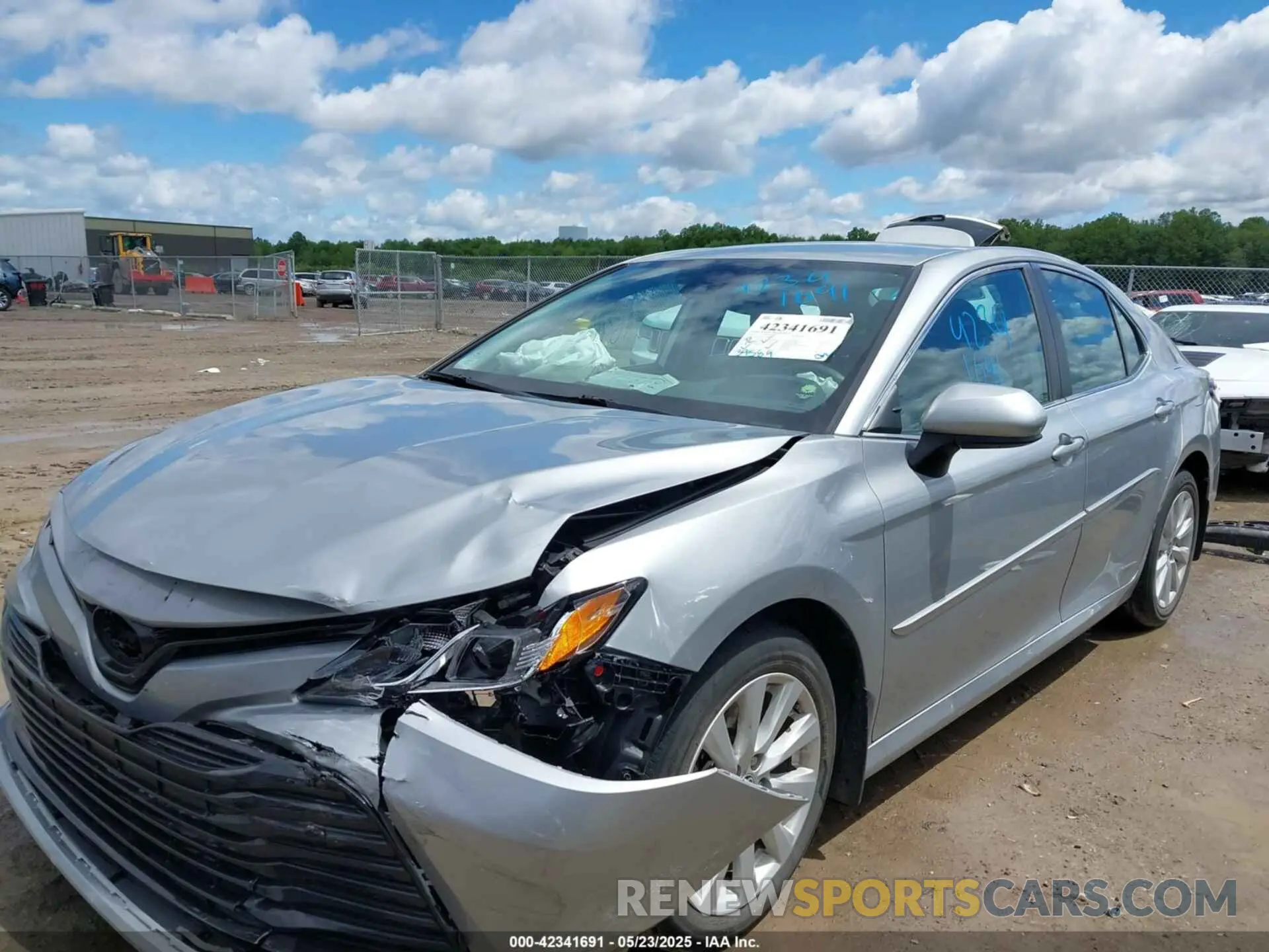 2 fotografías del automóvil dañado 4T1C11AK4LU389069 TOYOTA CAMRY 2020