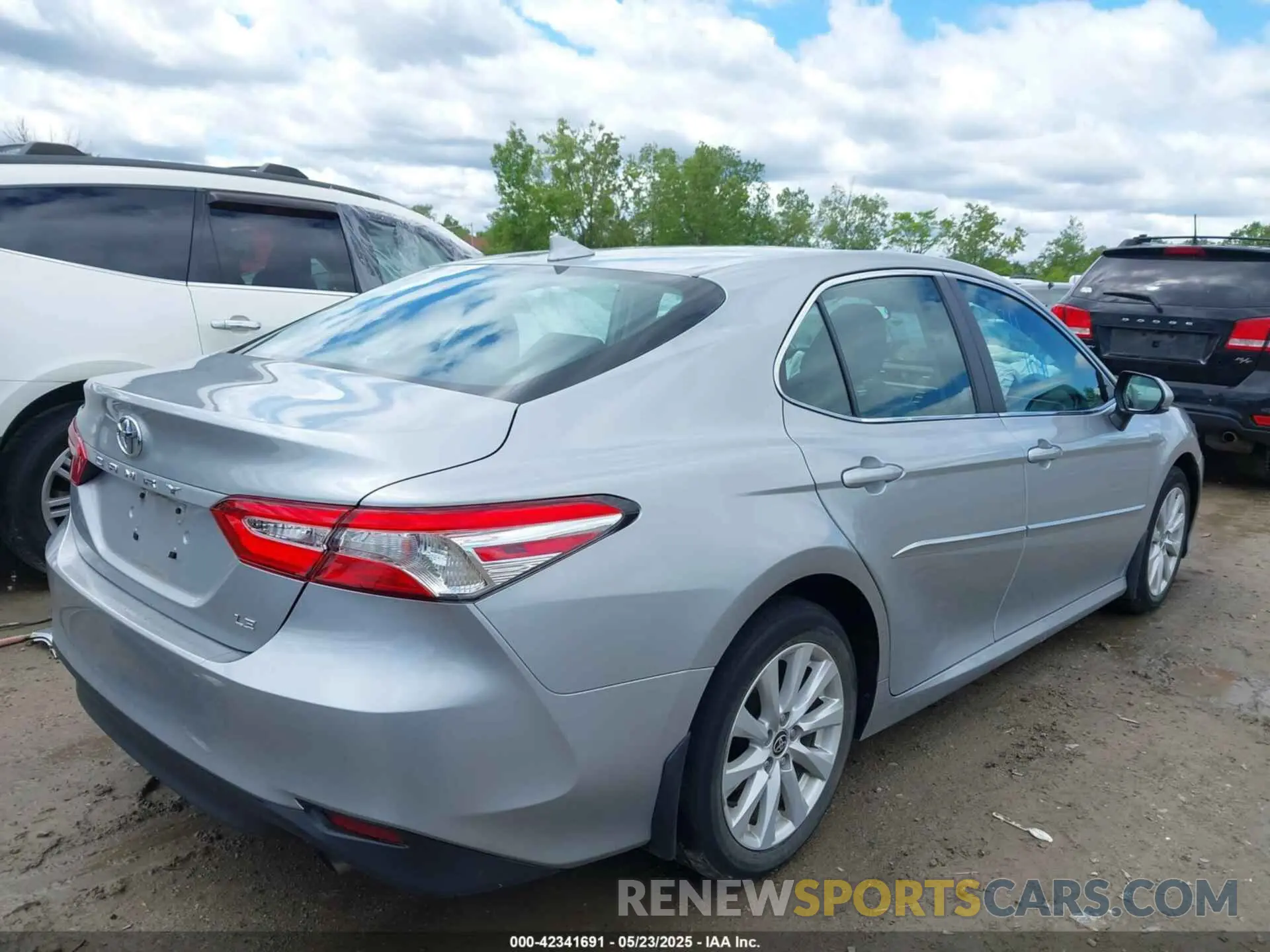 4 fotografías del automóvil dañado 4T1C11AK4LU389069 TOYOTA CAMRY 2020