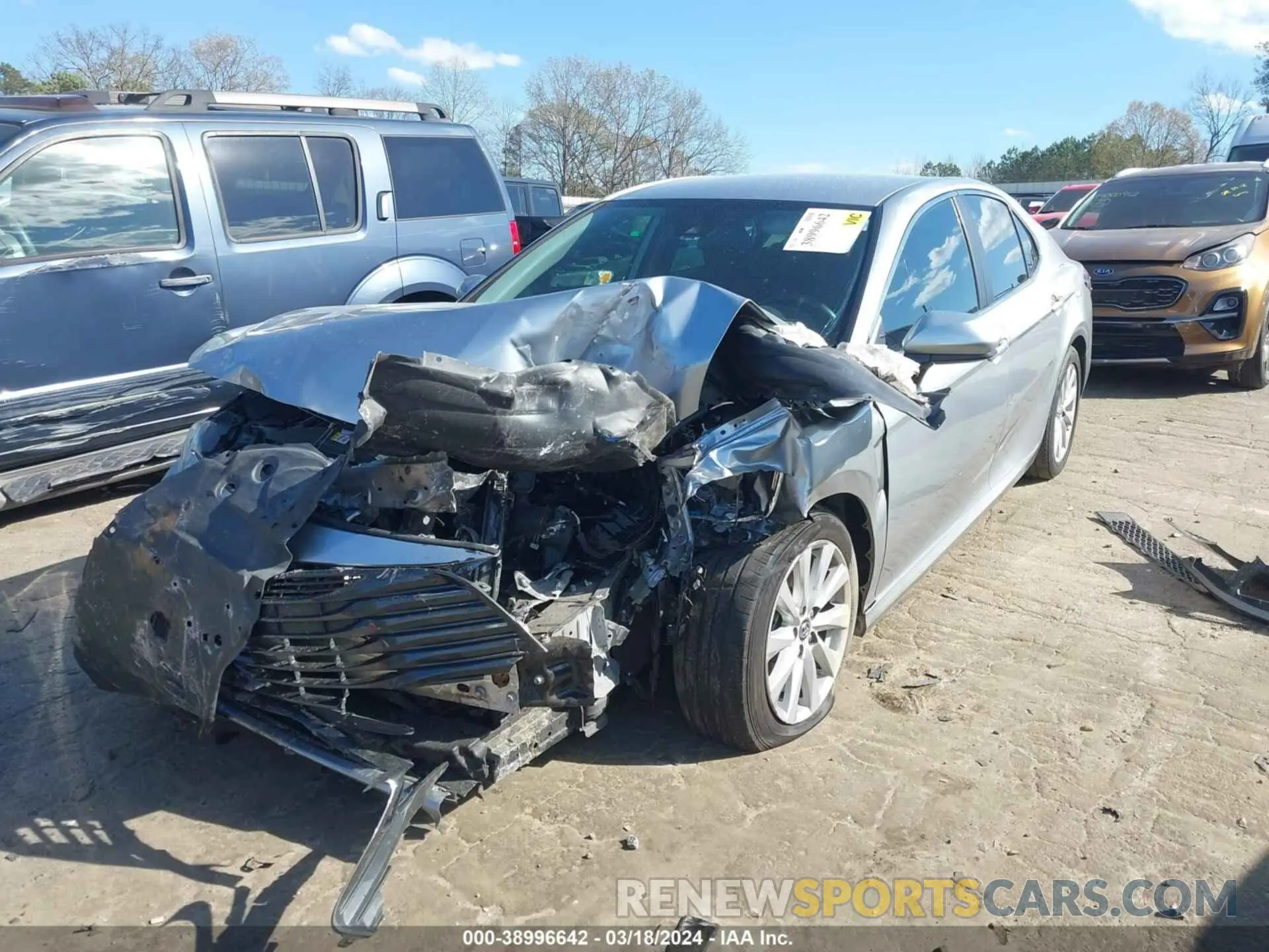 2 fotografías del automóvil dañado 4T1C11AK4LU906354 TOYOTA CAMRY 2020