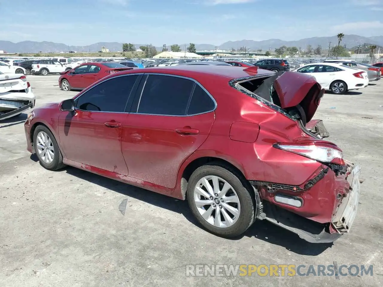 2 fotografías del automóvil dañado 4T1C11AK4LU917886 TOYOTA CAMRY 2020
