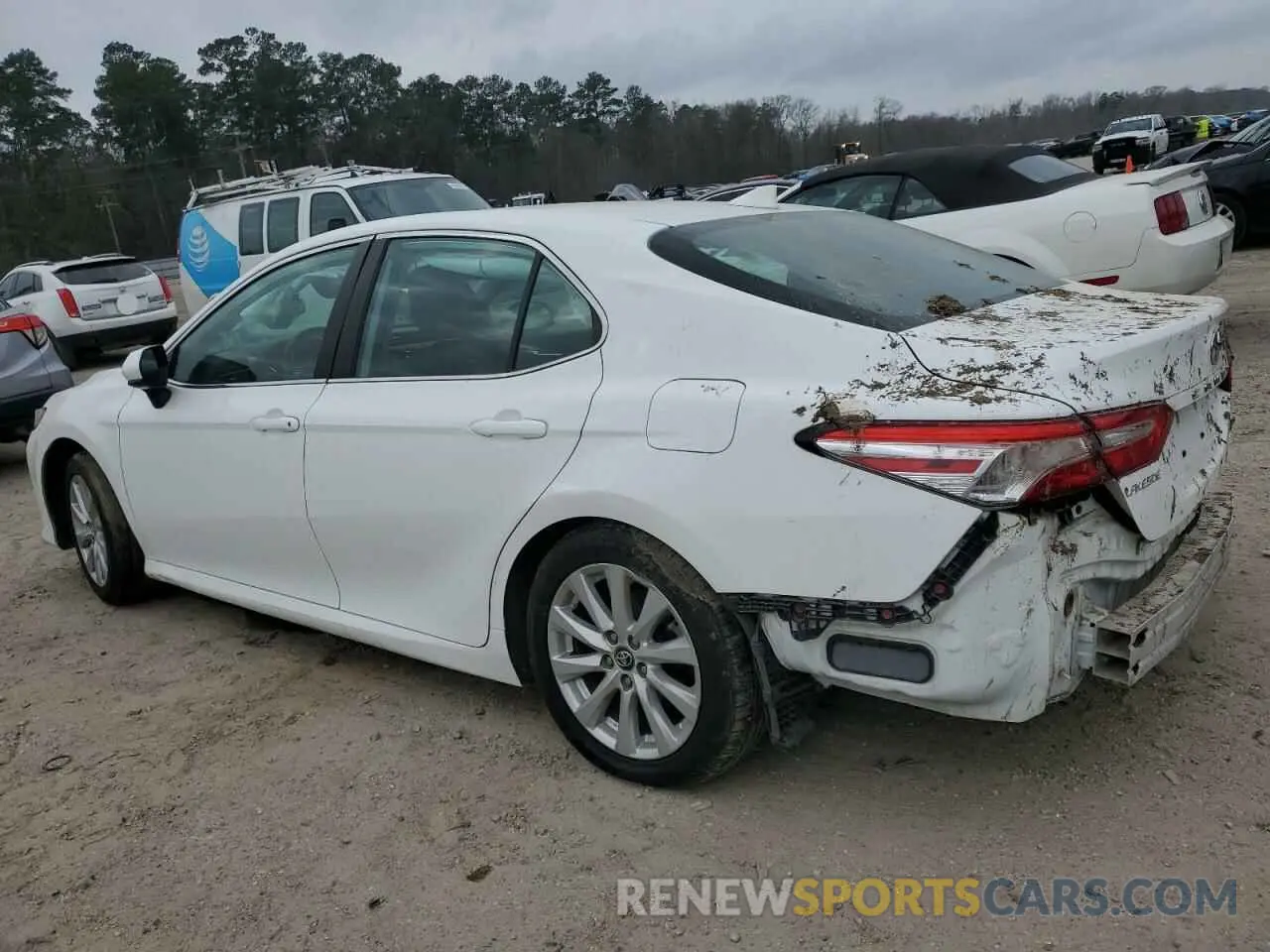 2 fotografías del automóvil dañado 4T1C11AK4LU930850 TOYOTA CAMRY 2020
