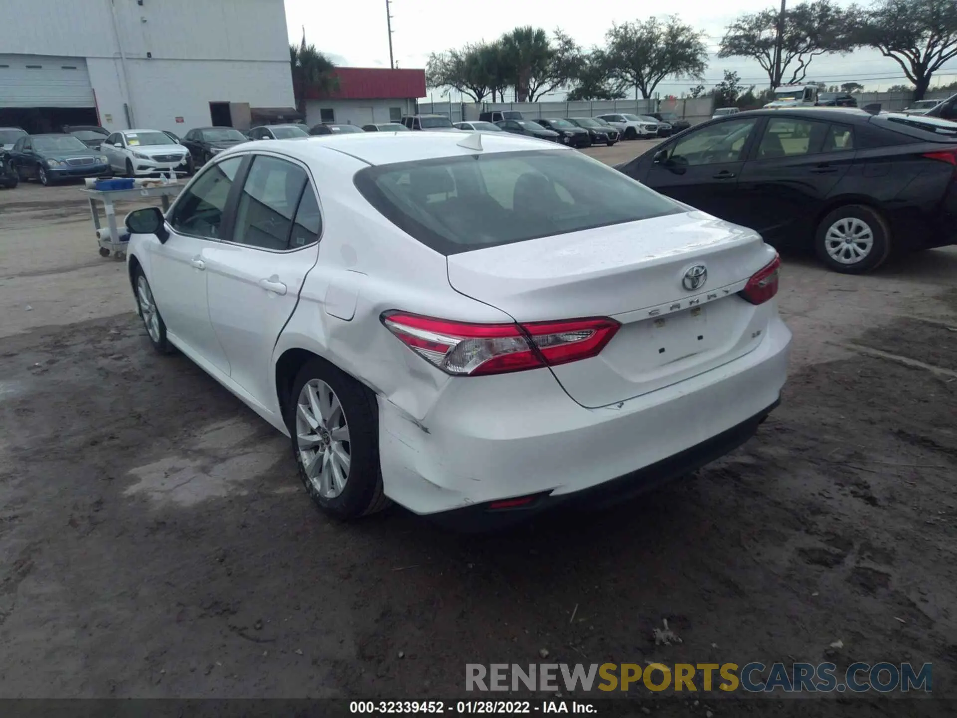 3 fotografías del automóvil dañado 4T1C11AK4LU946739 TOYOTA CAMRY 2020