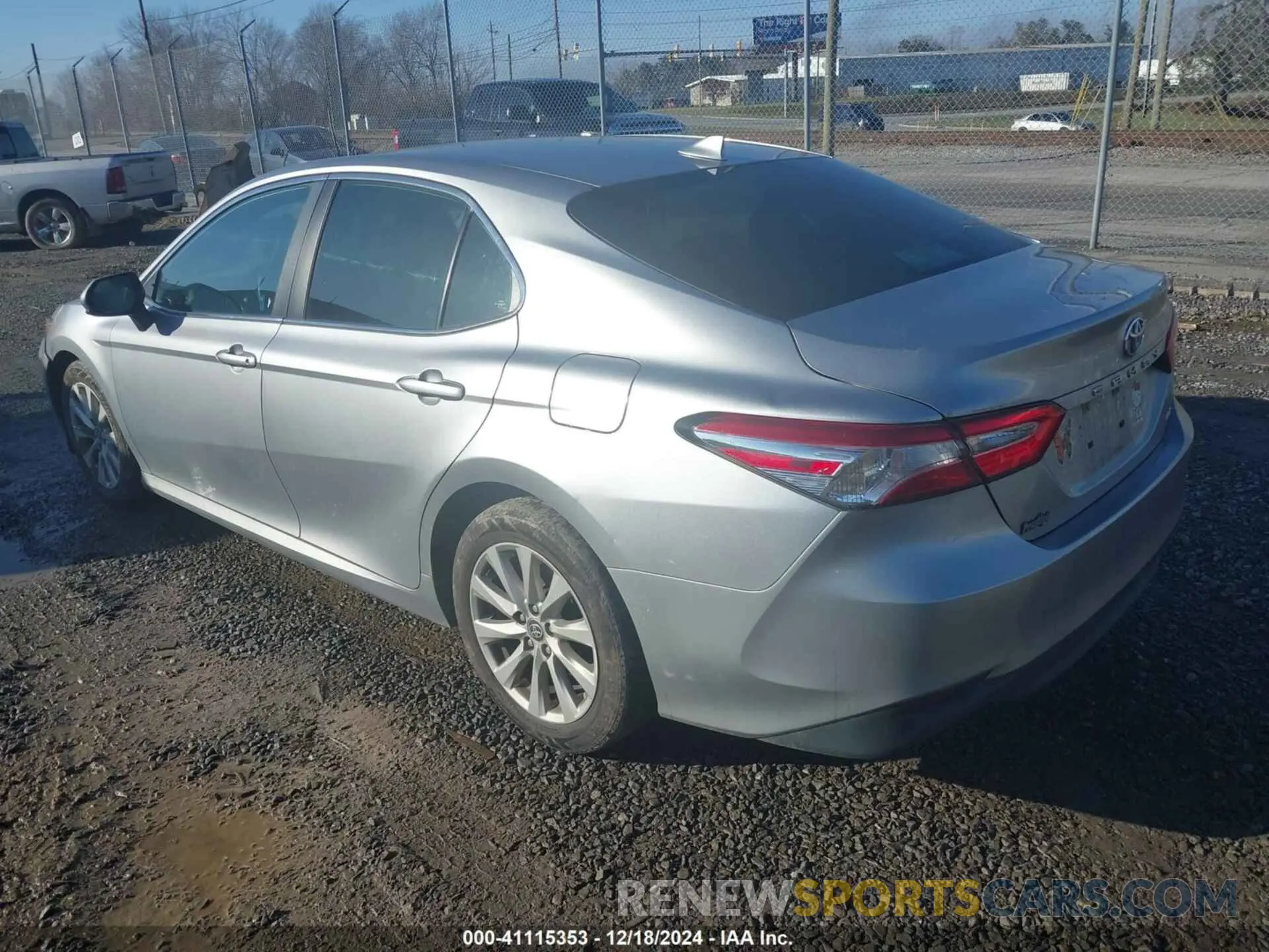3 fotografías del automóvil dañado 4T1C11AK4LU970295 TOYOTA CAMRY 2020