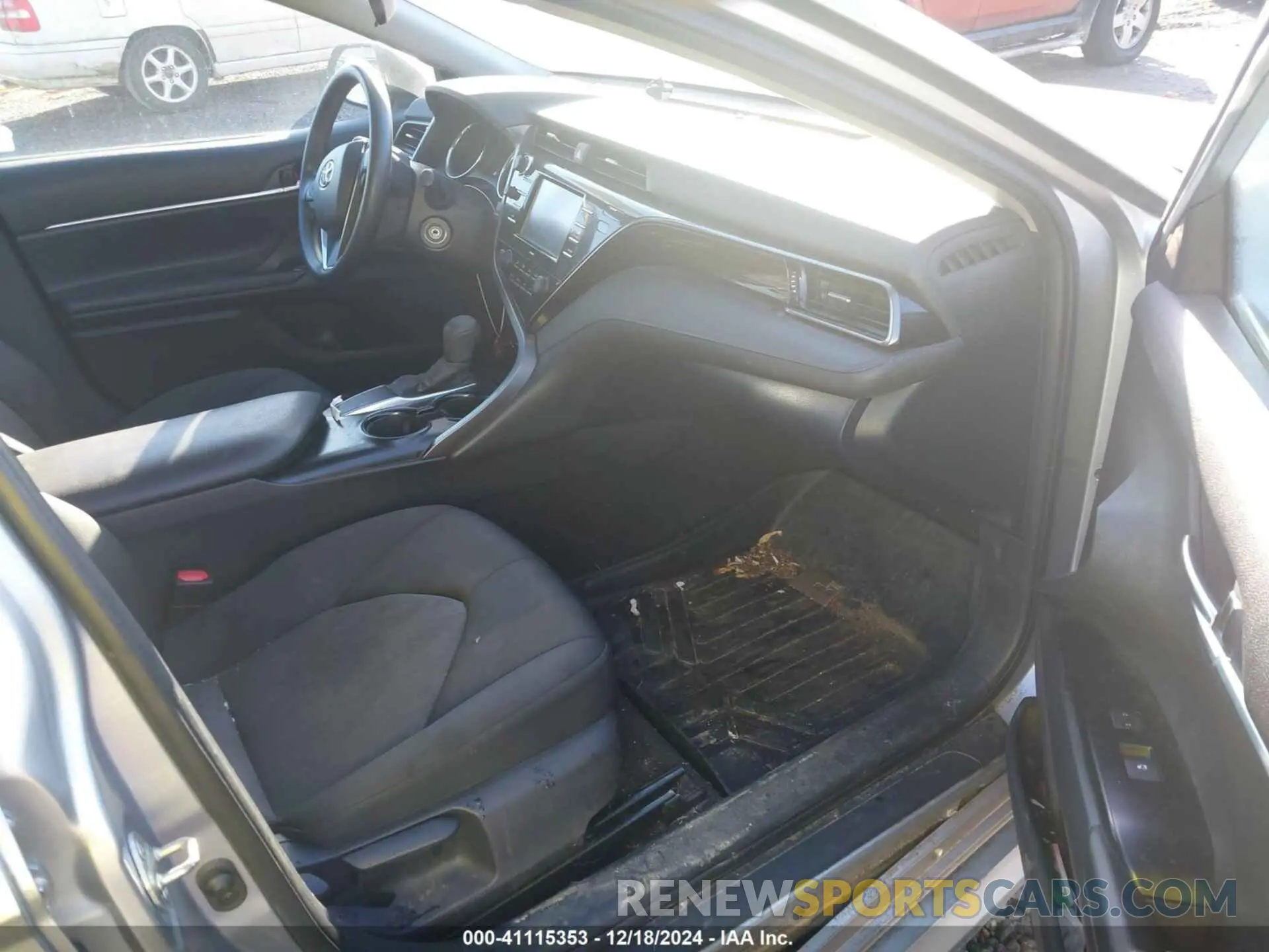 5 fotografías del automóvil dañado 4T1C11AK4LU970295 TOYOTA CAMRY 2020
