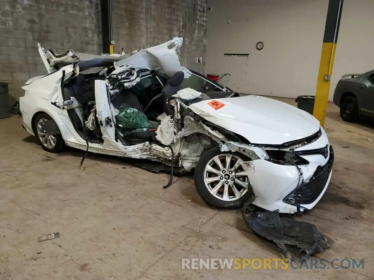 4 fotografías del automóvil dañado 4T1C11AK4LU998615 TOYOTA CAMRY 2020
