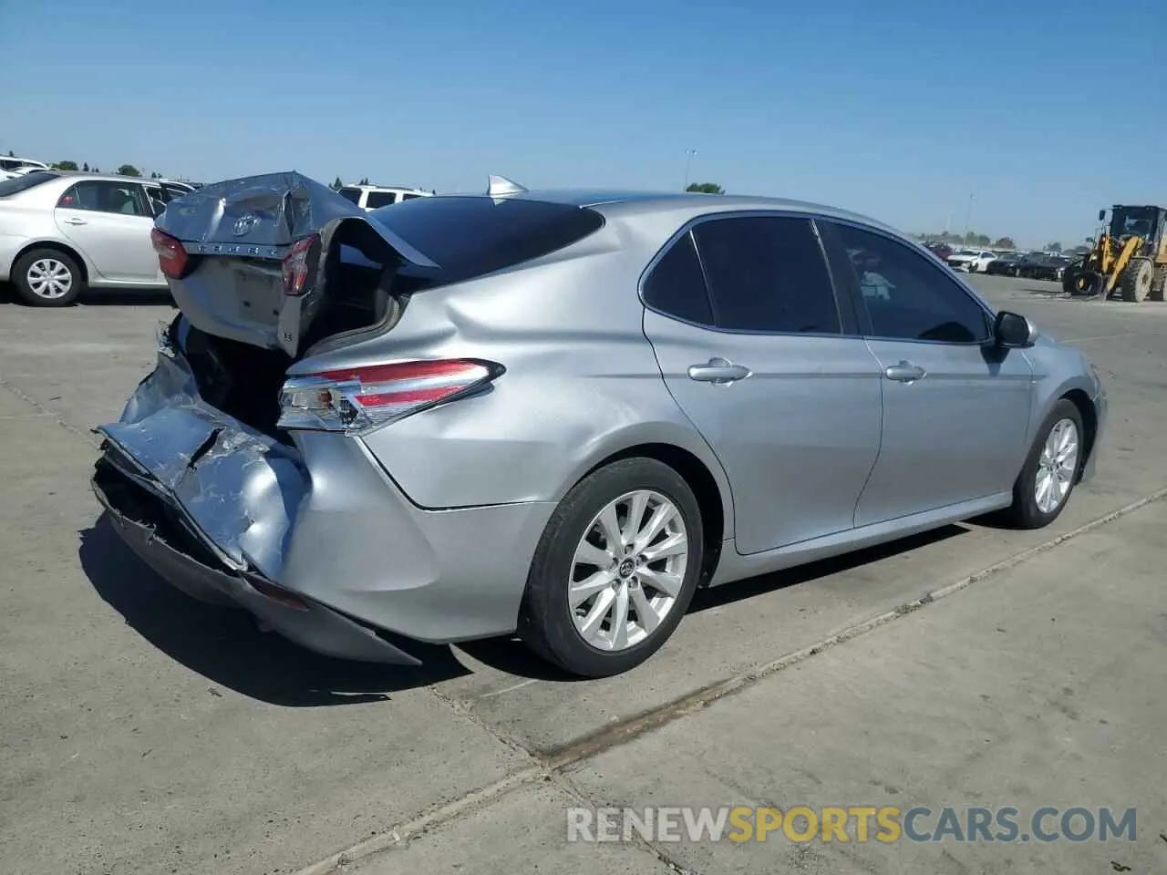 3 fotografías del automóvil dañado 4T1C11AK5LU329852 TOYOTA CAMRY 2020