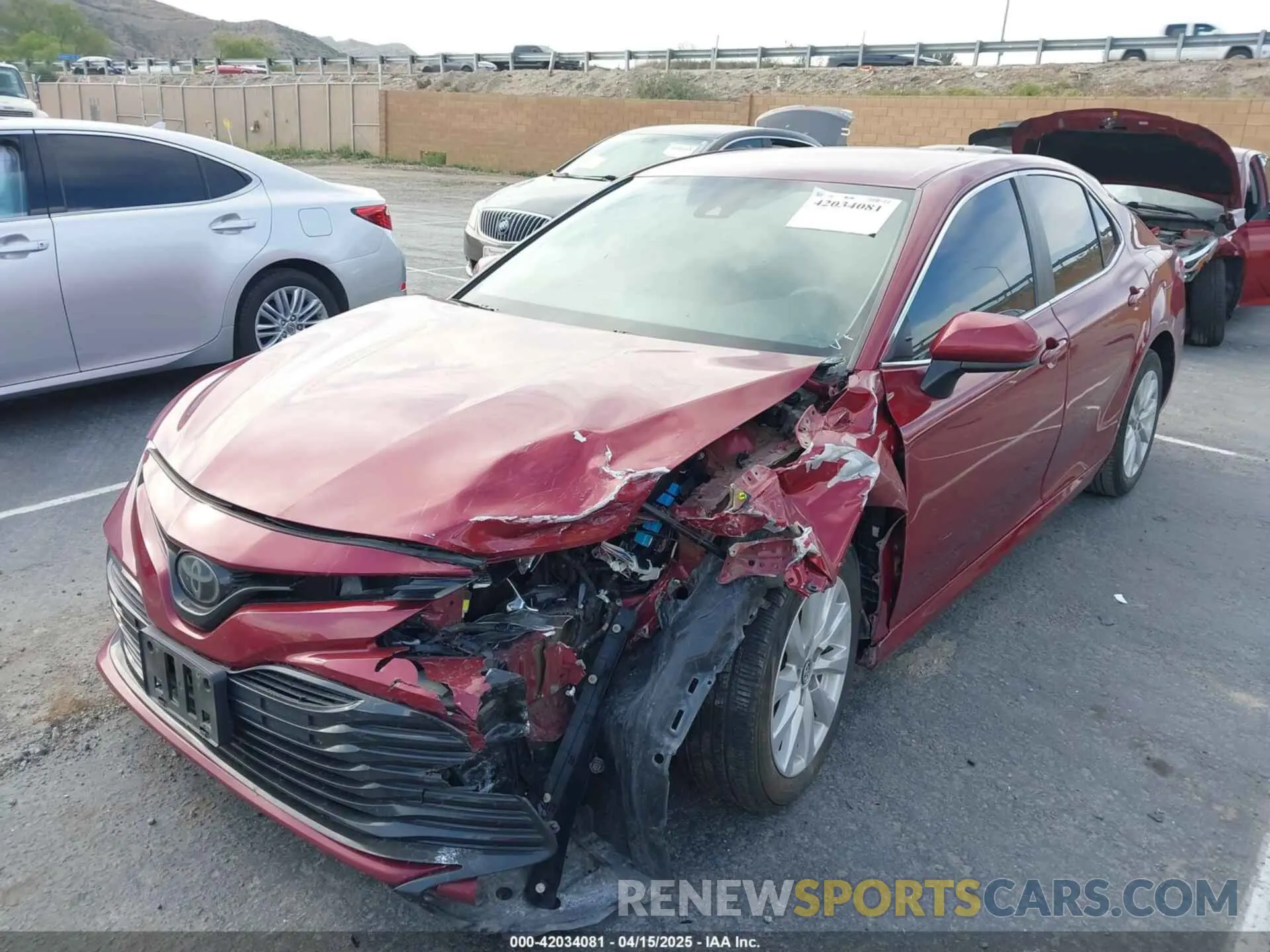 2 fotografías del automóvil dañado 4T1C11AK5LU335103 TOYOTA CAMRY 2020