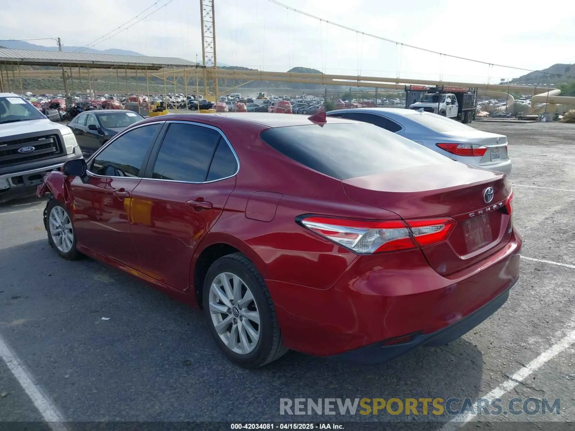 3 fotografías del automóvil dañado 4T1C11AK5LU335103 TOYOTA CAMRY 2020