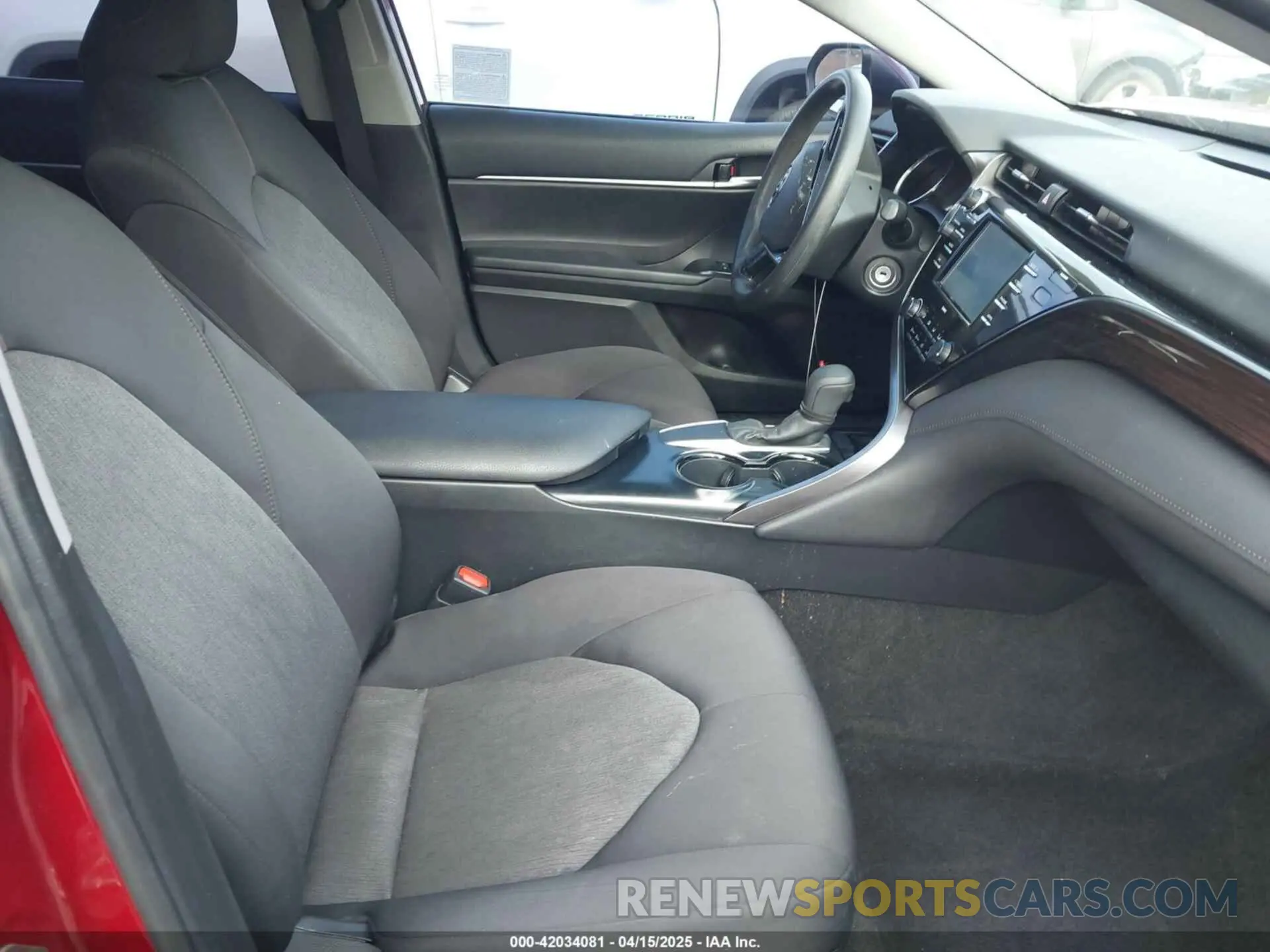 5 fotografías del automóvil dañado 4T1C11AK5LU335103 TOYOTA CAMRY 2020