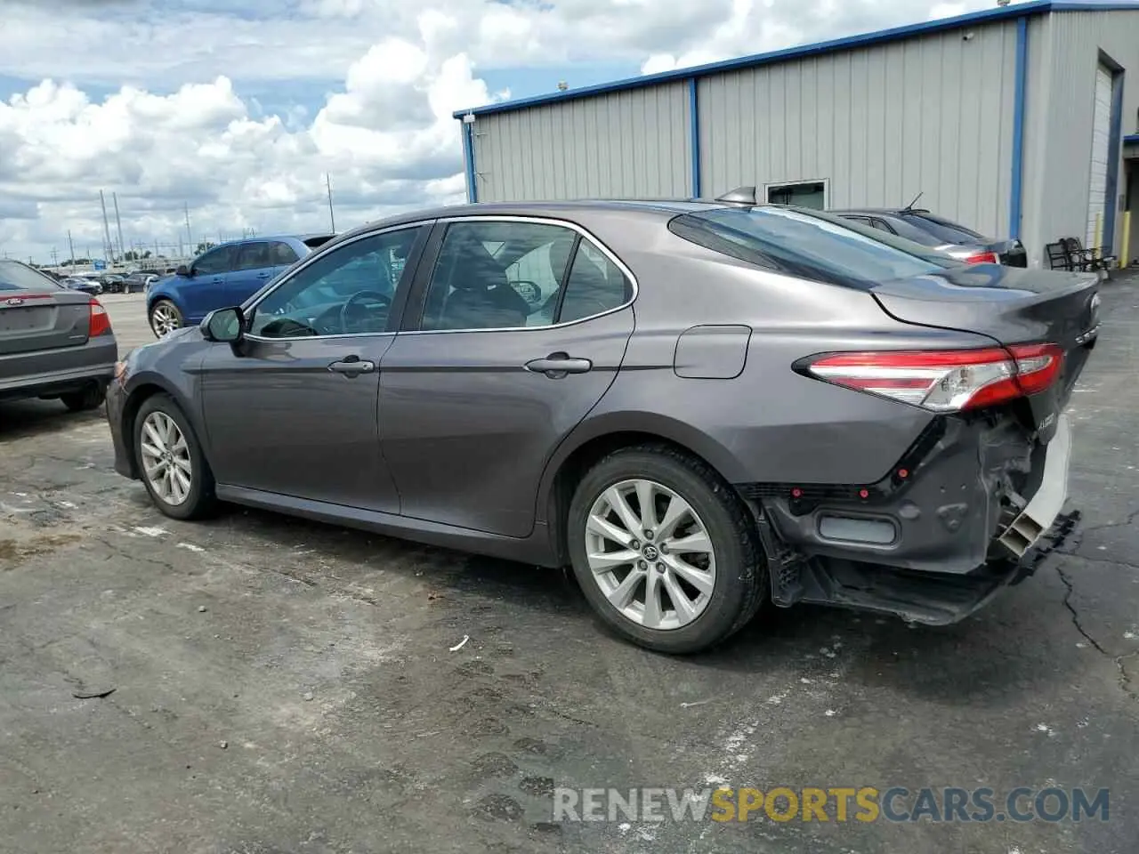 2 fotografías del automóvil dañado 4T1C11AK5LU346859 TOYOTA CAMRY 2020