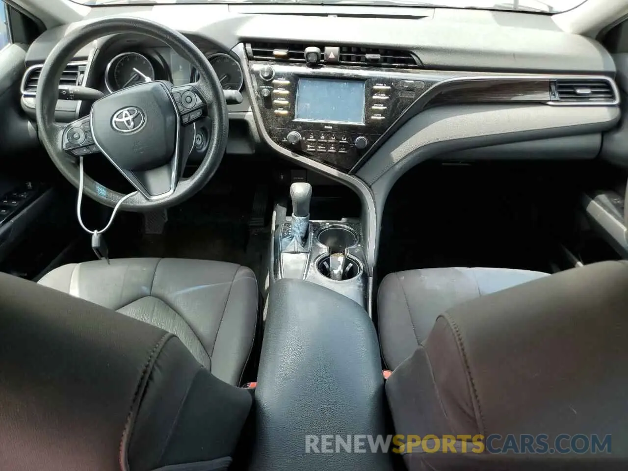 8 fotografías del automóvil dañado 4T1C11AK5LU346859 TOYOTA CAMRY 2020
